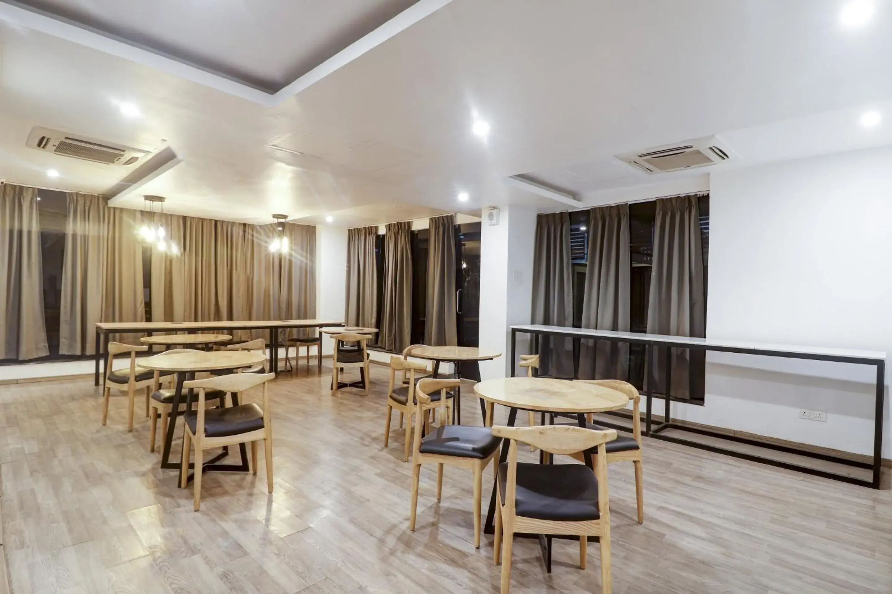 Restaurant/places to eat in Townhouse Madhapur Near Shilparamam Restaurant/places to eat in Townhouse Madhapur Near Shilparamam