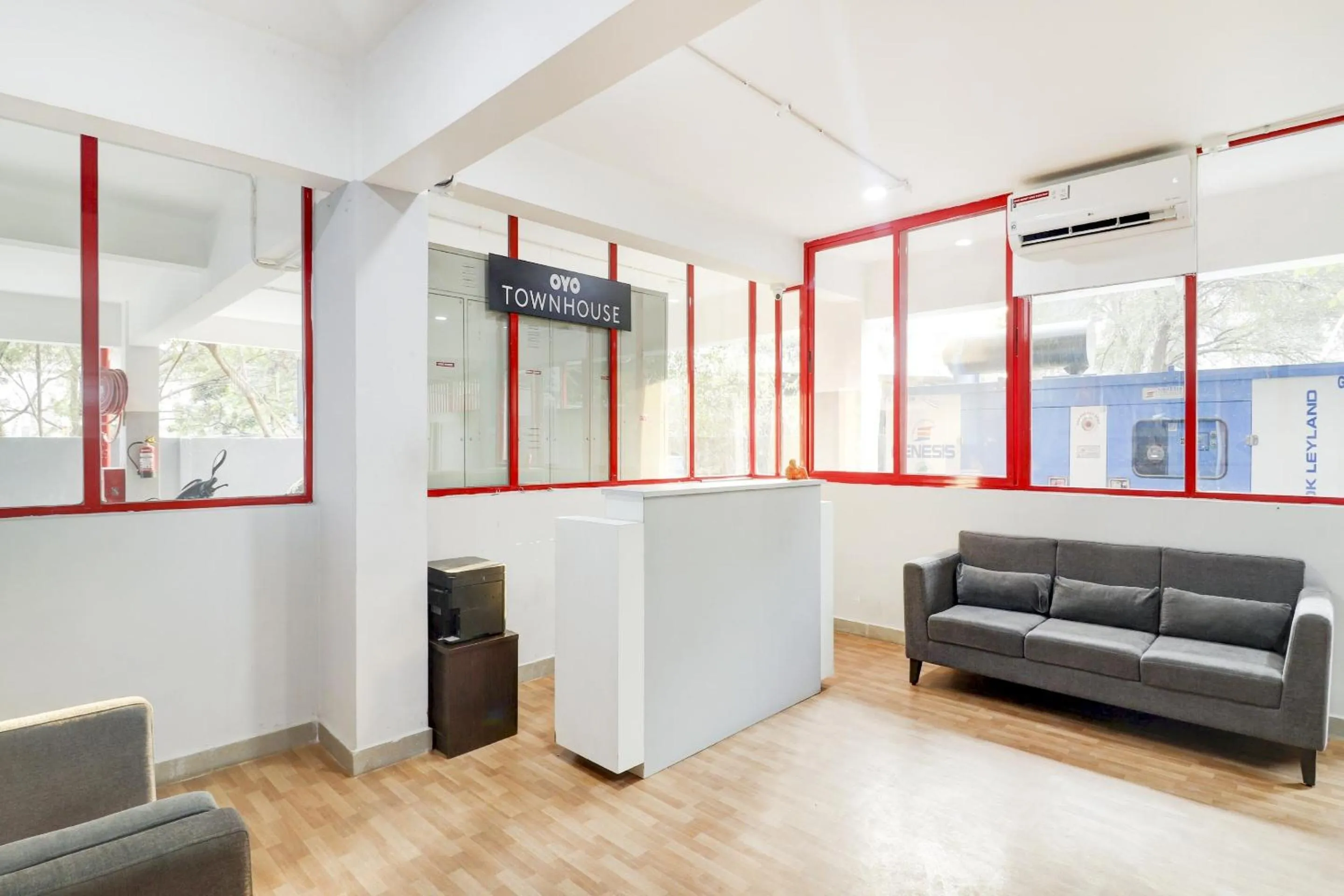 Lobby or reception in Townhouse Madhapur Near Shilparamam