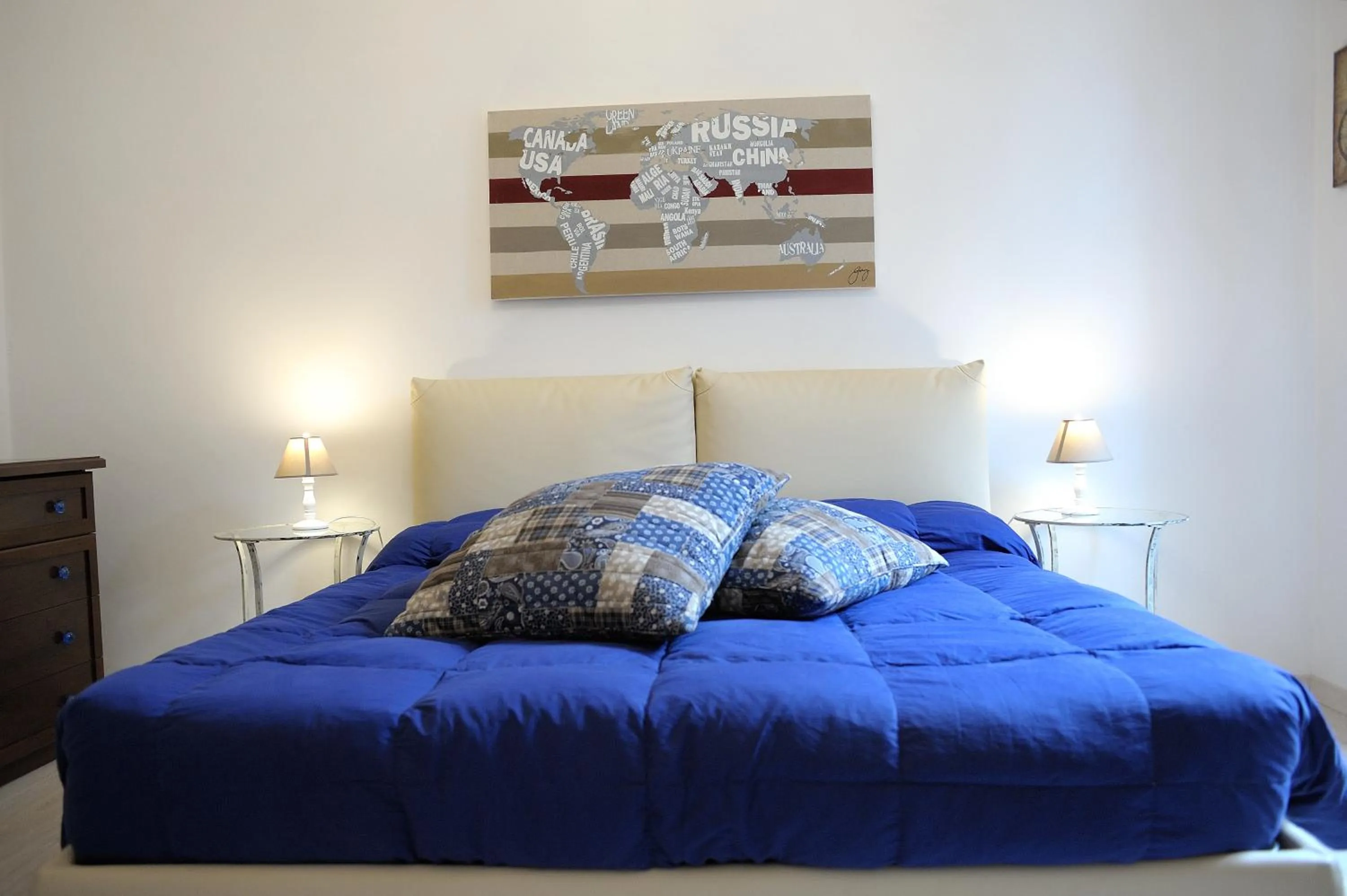 Photo of the whole room, Bed in Aquarius Inn