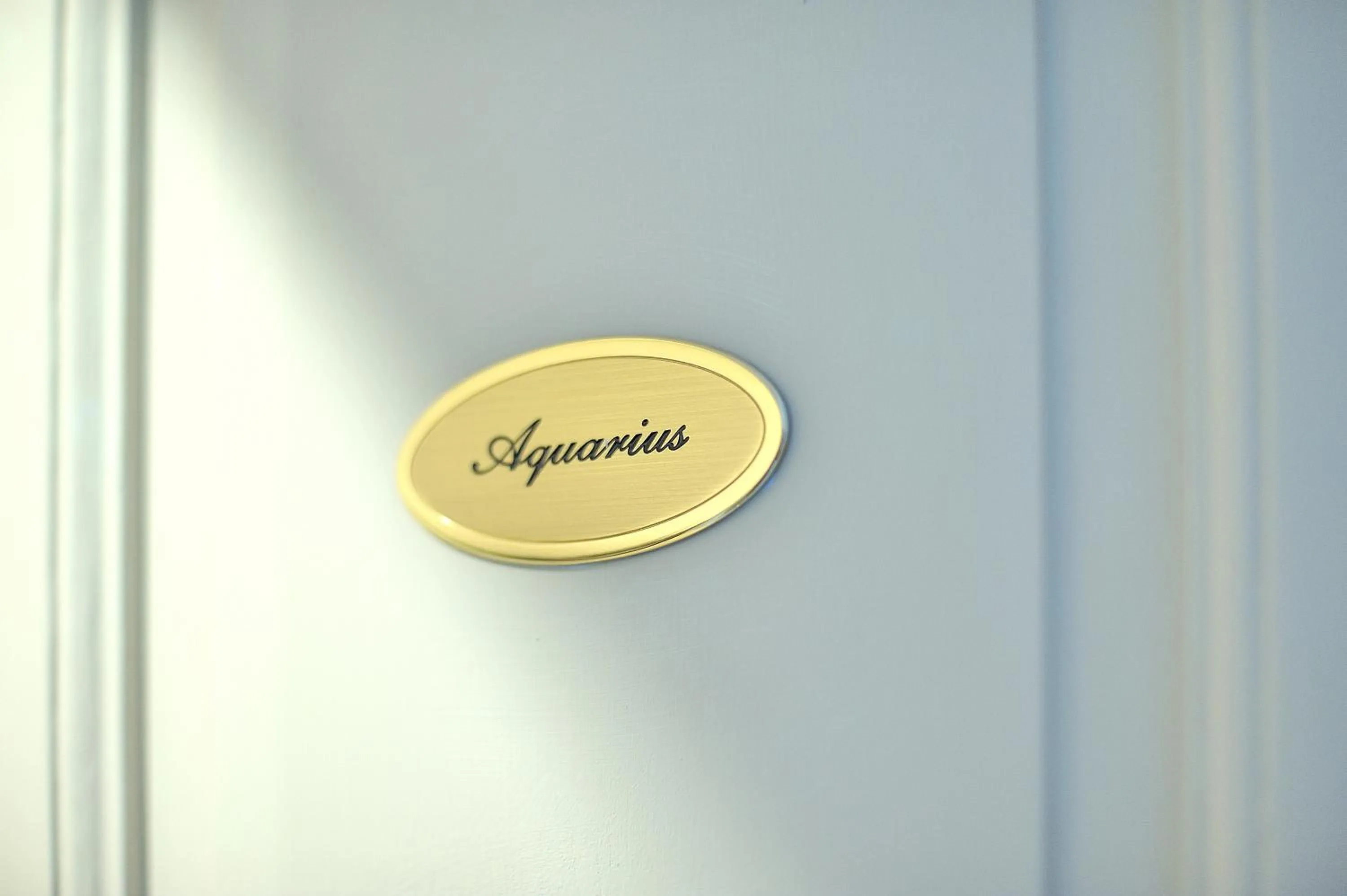 furniture in Aquarius Inn