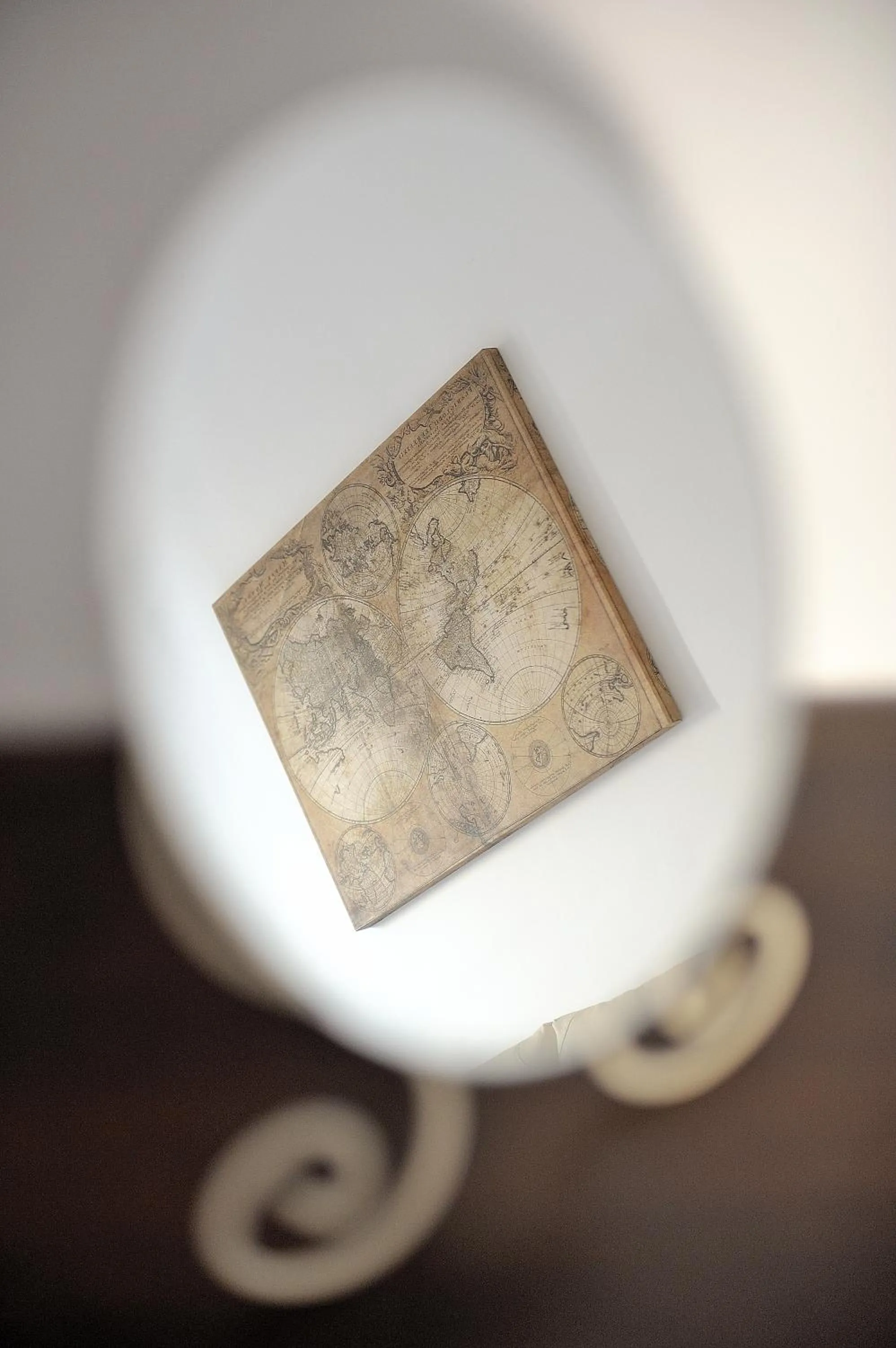 Decorative detail in Aquarius Inn