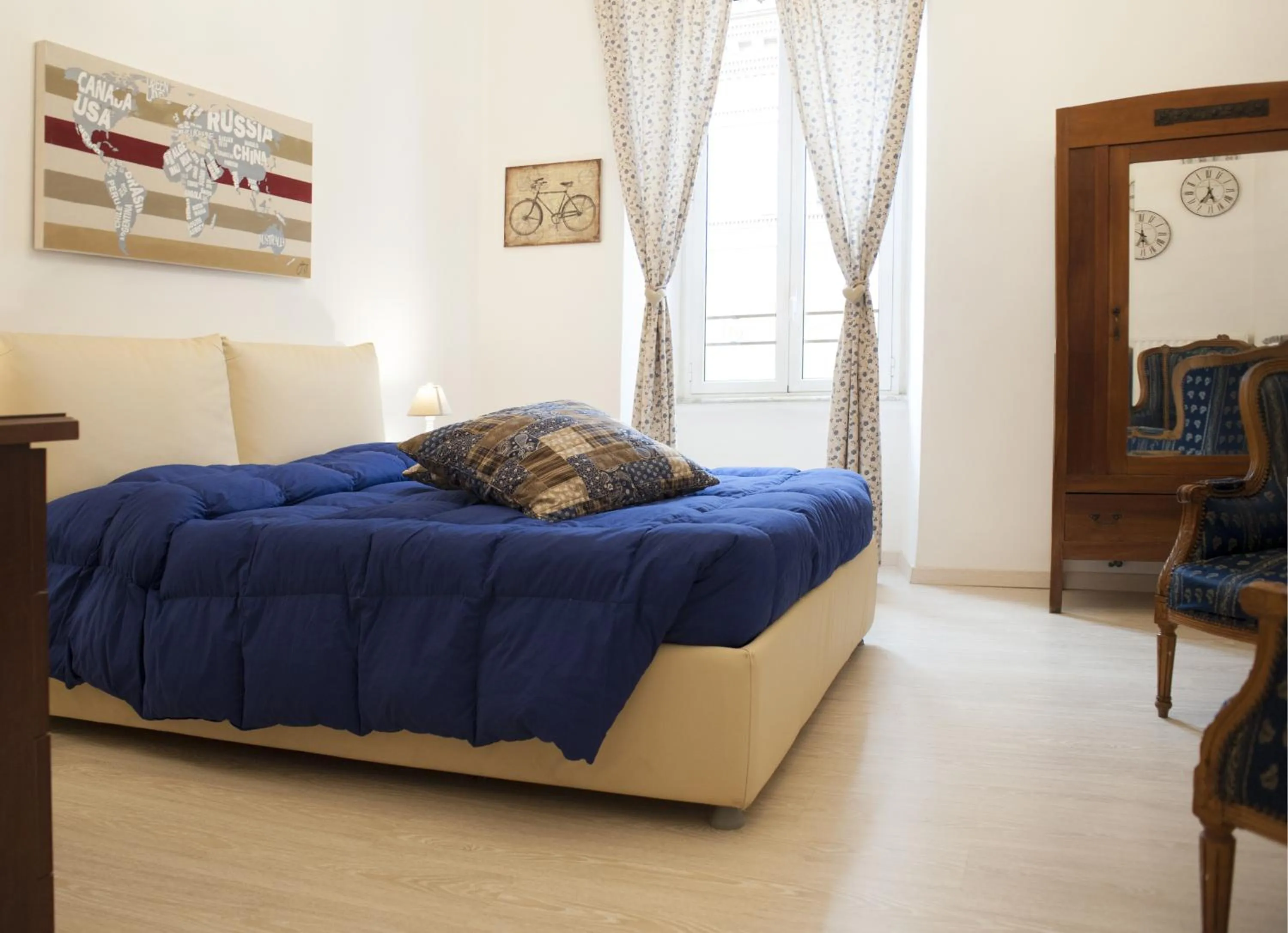 Photo of the whole room, Bed in Aquarius Inn