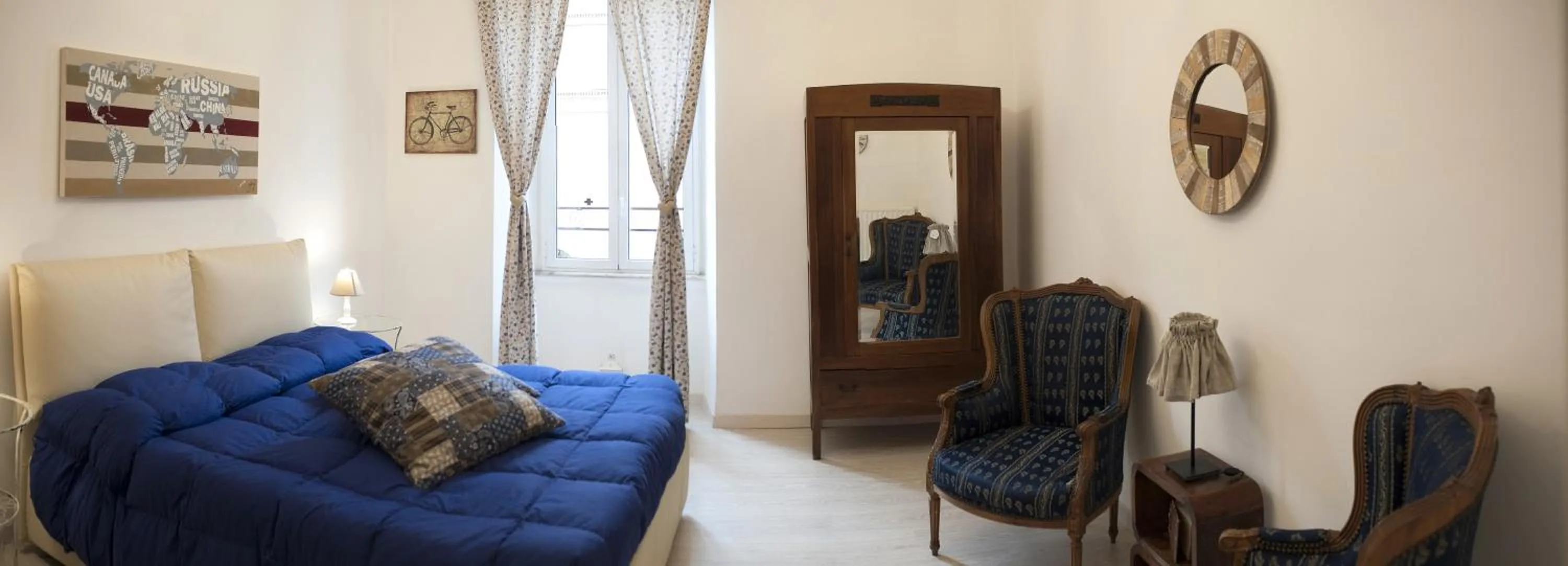 Photo of the whole room in Aquarius Inn