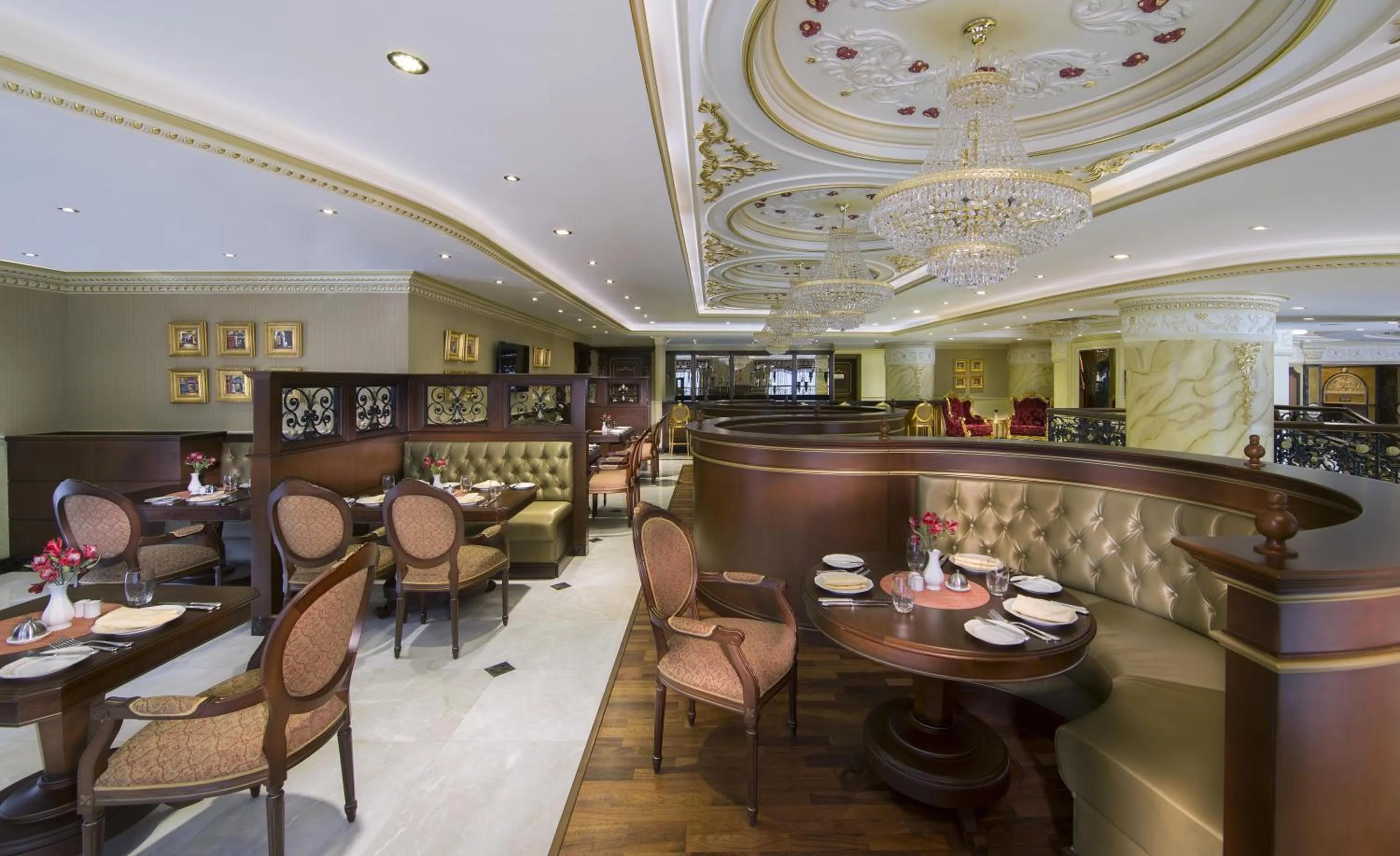 Restaurant/places to eat in Royal Rose Hotel Abu Dhabi, Curio Collection by Hilton