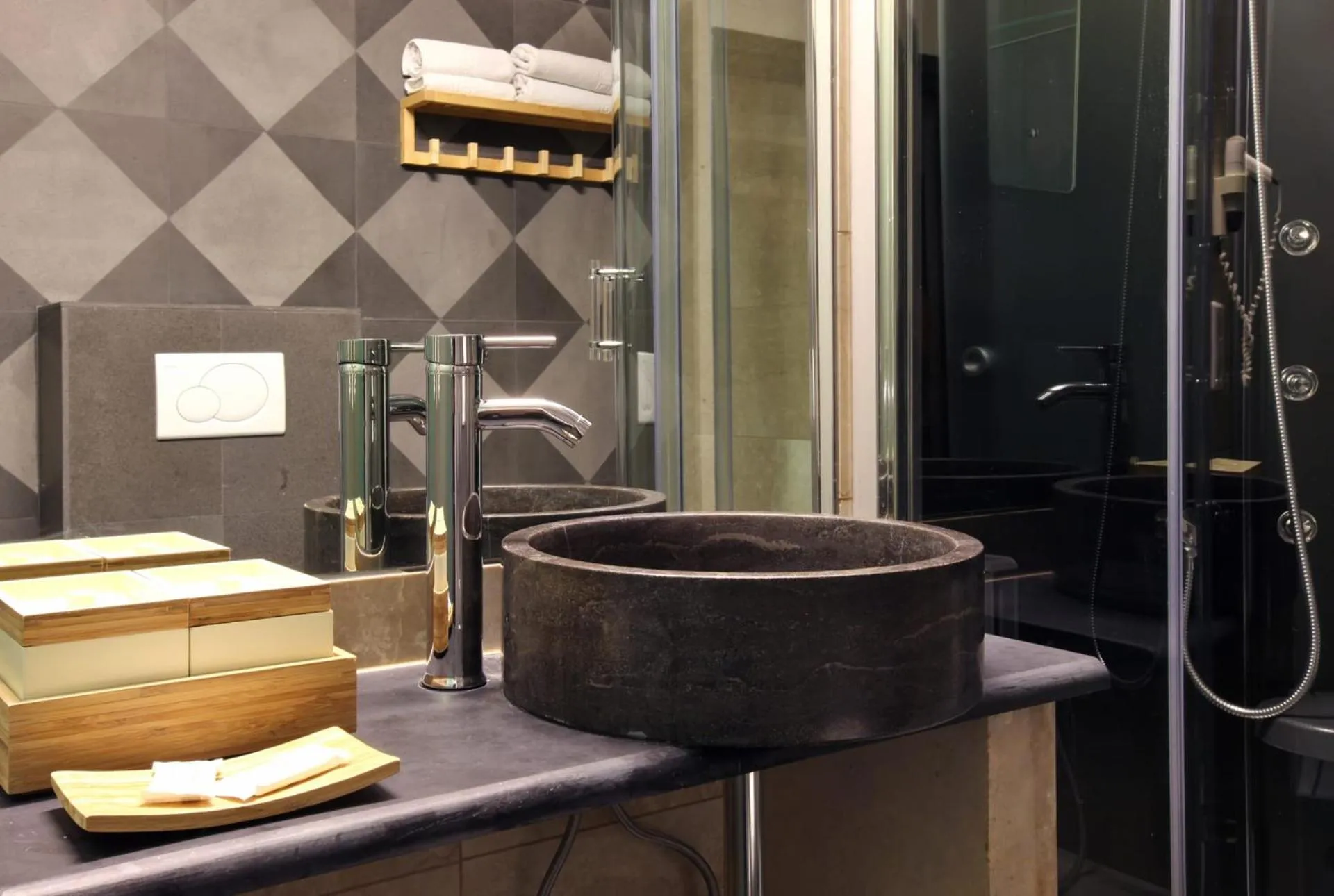 Bathroom in Alp Art Hotel Götzens