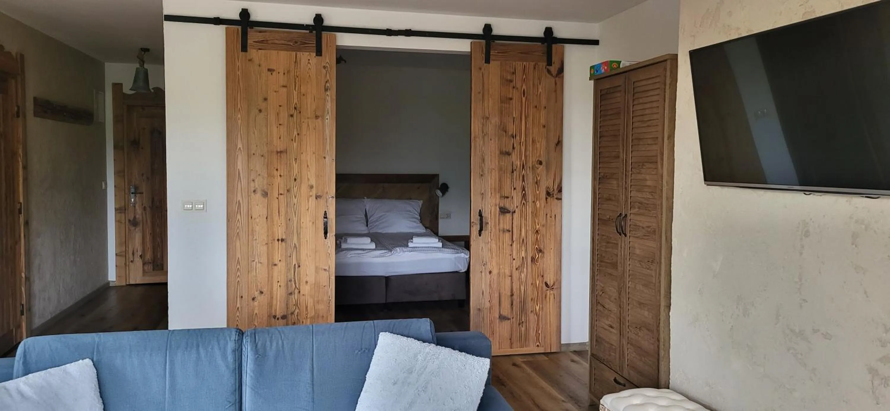Communal lounge/ TV room, Bed in Beskidzkie Tarasy