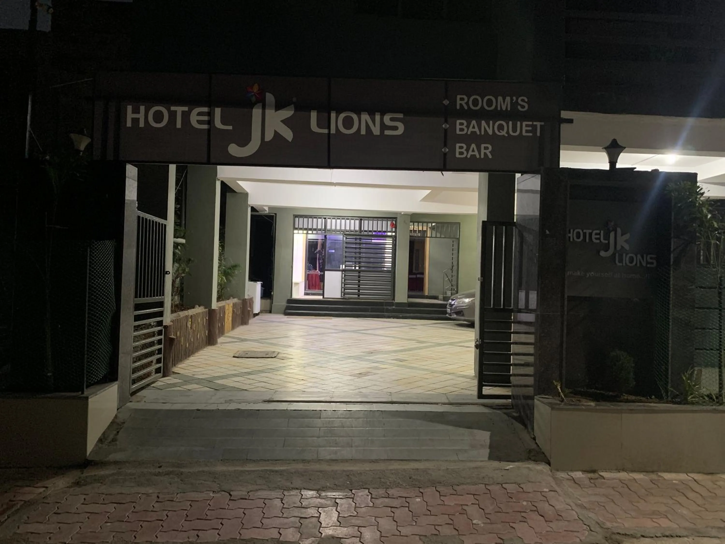 Facade/entrance in JK Rooms 147 Lions - Koradi Nagpur