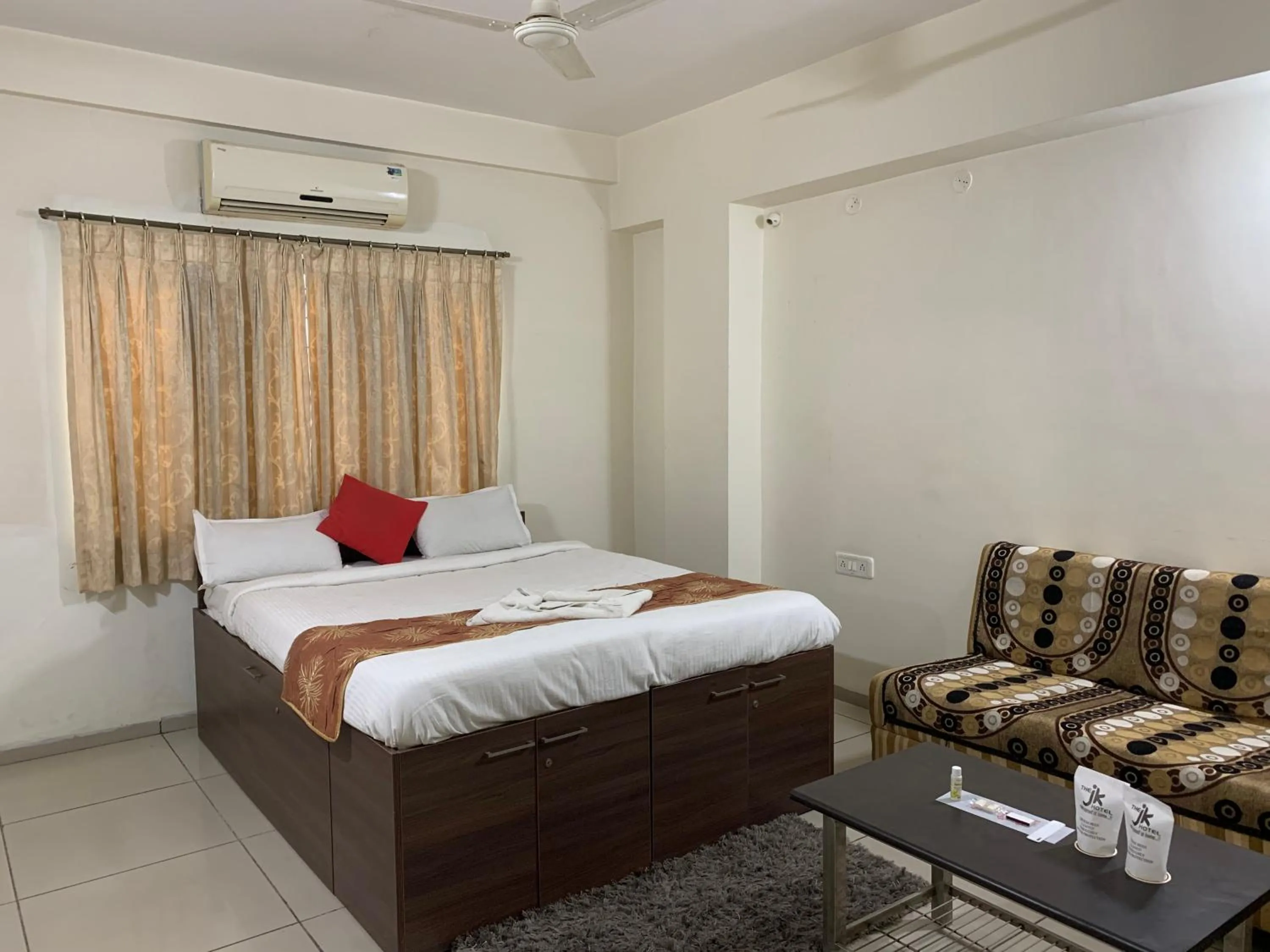 Bed in JK Rooms 147 Lions - Koradi Nagpur