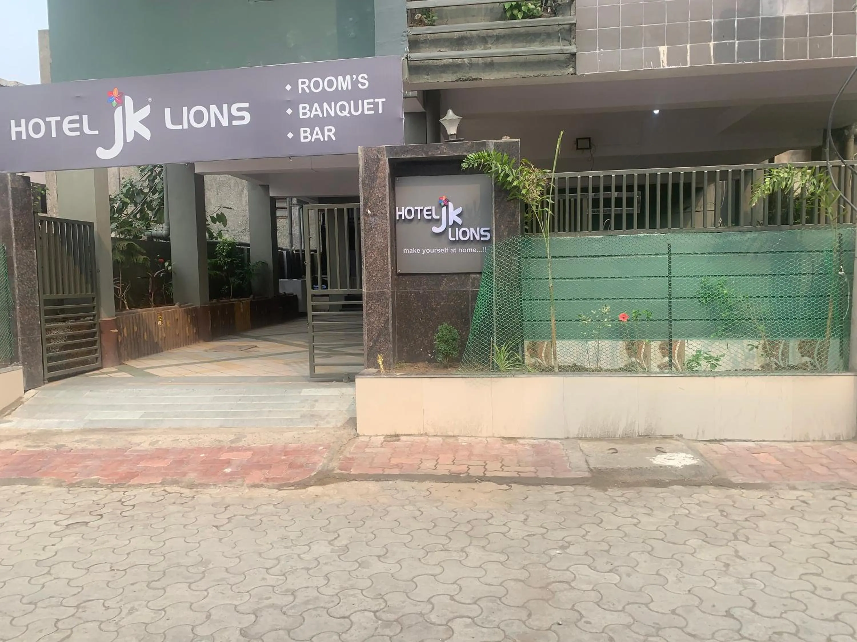 Facade/entrance in JK Rooms 147 Lions - Koradi Nagpur