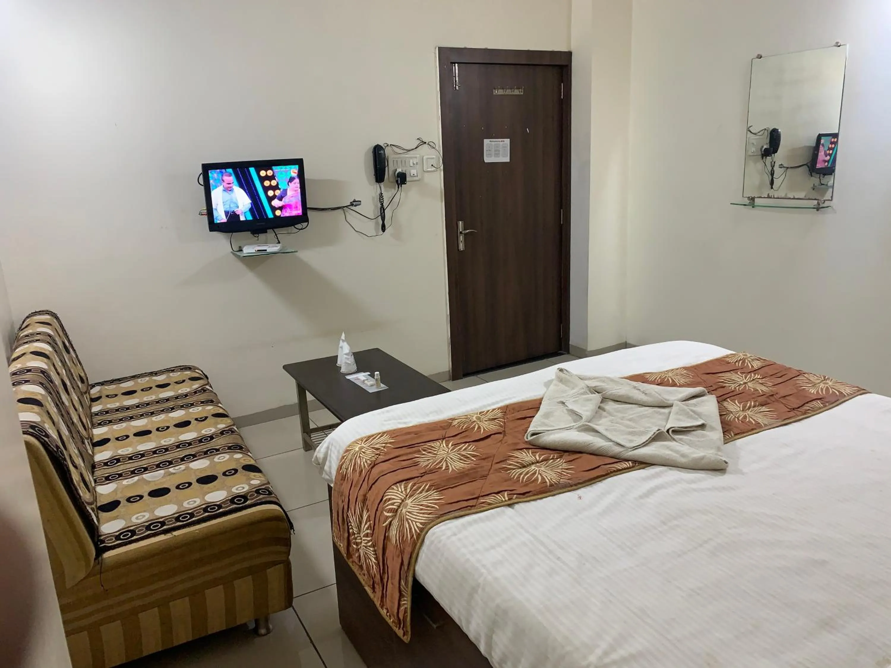 Bed in JK Rooms 147 Lions - Koradi Nagpur