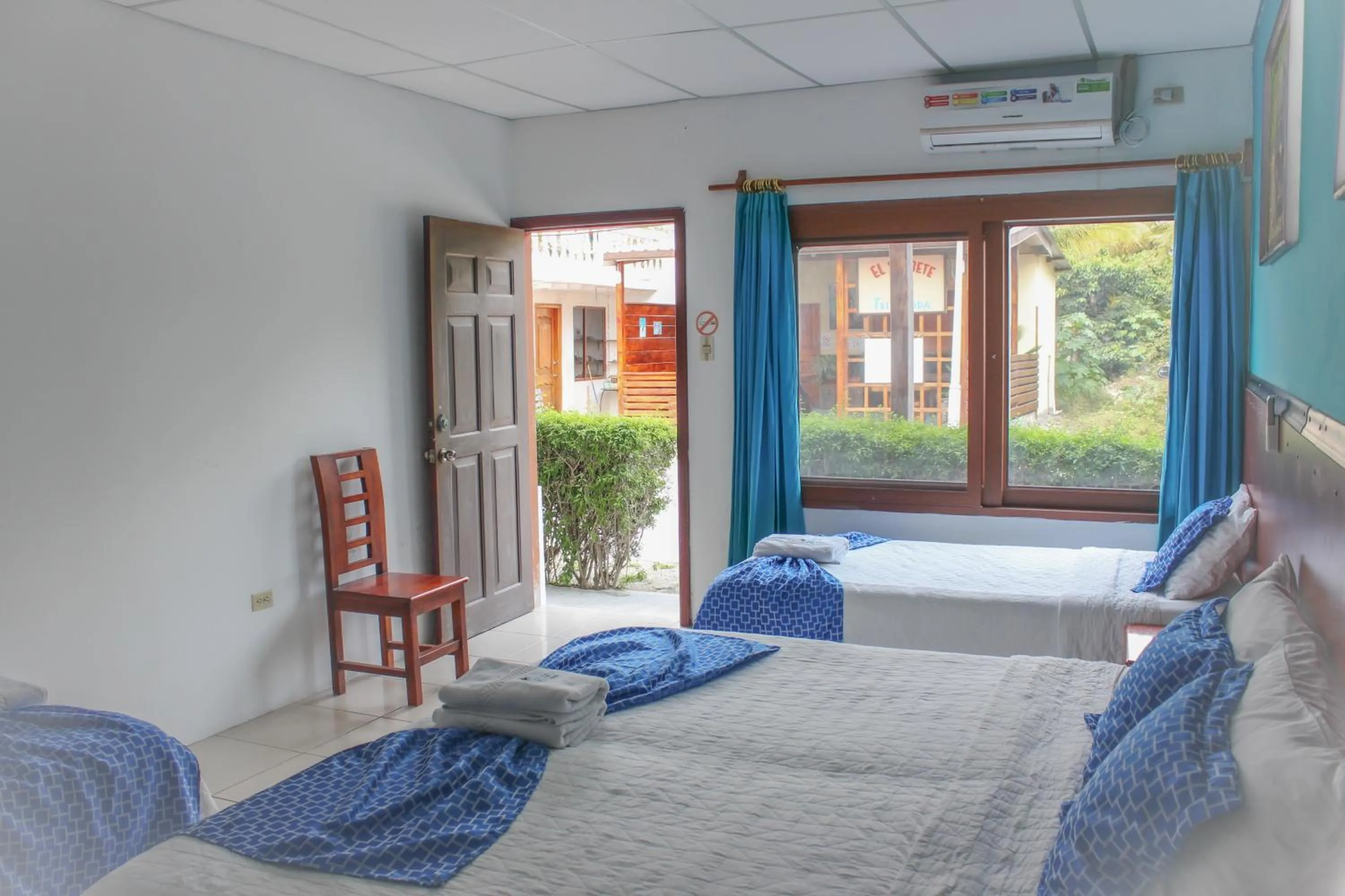 Bedroom, Bed in Hotel LA GRAN TORTUGA - ᯤ STARLINK