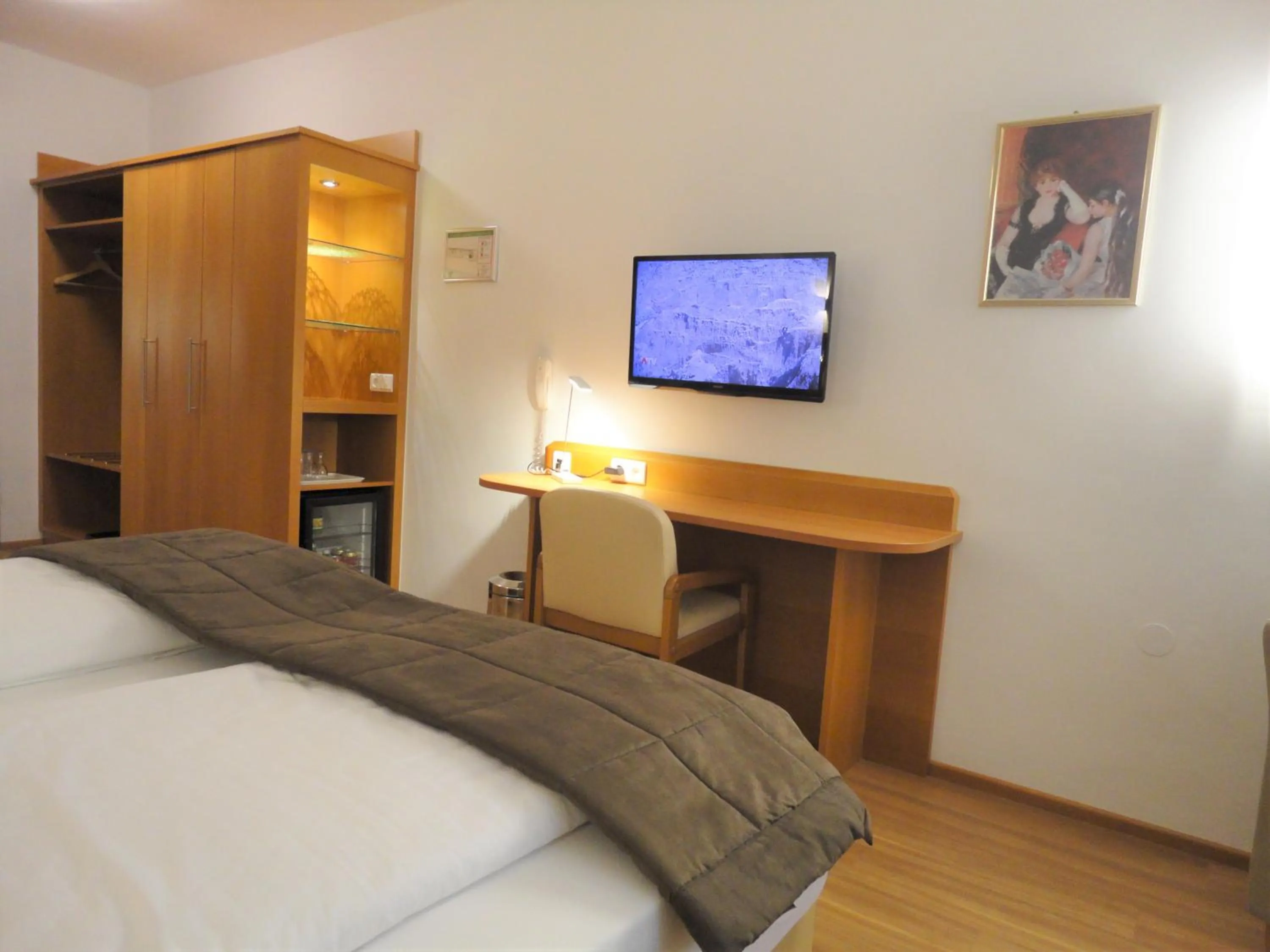 Photo of the whole room, Bed in City Hotel Albrecht