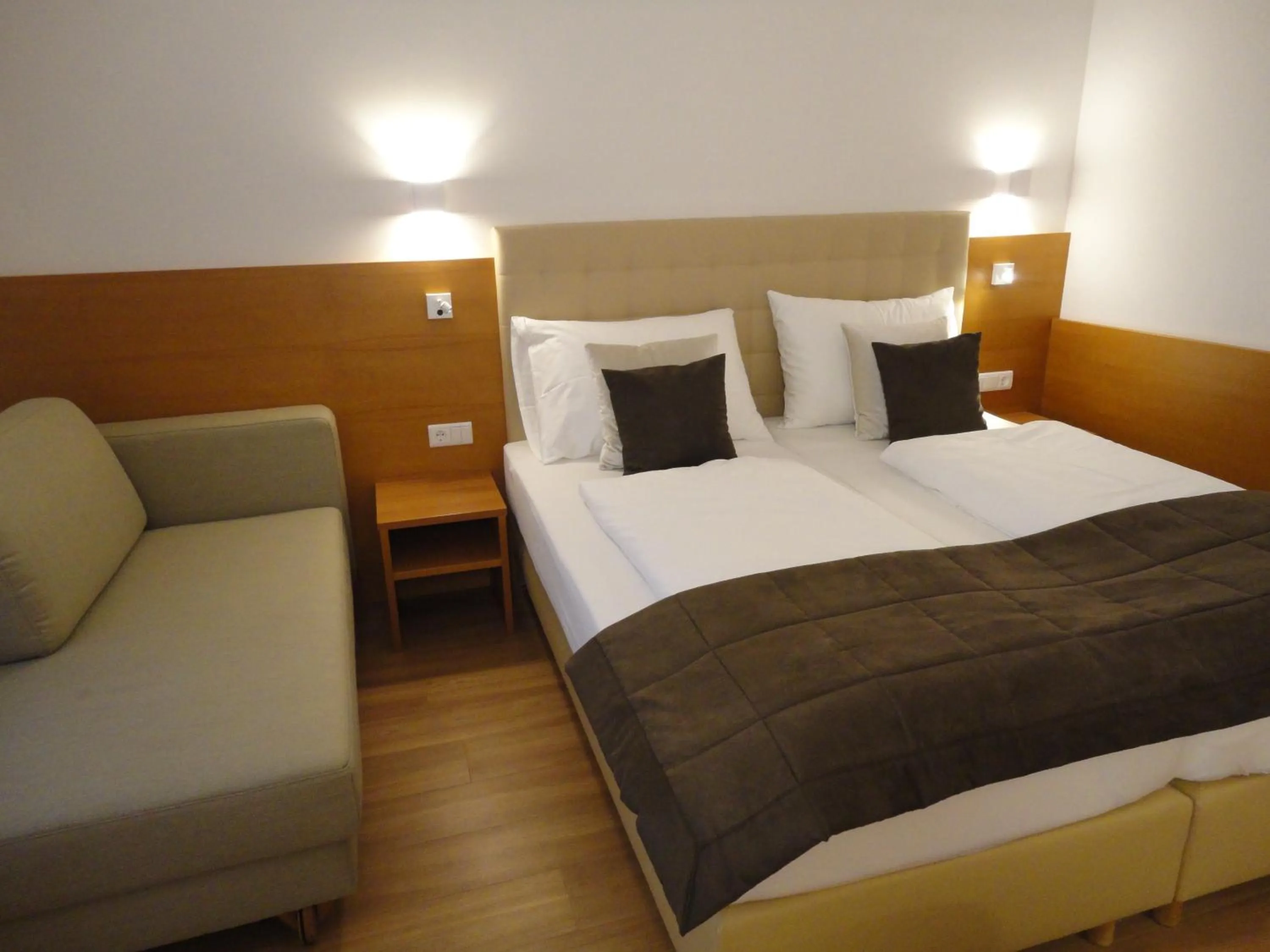 Photo of the whole room, Bed in City Hotel Albrecht