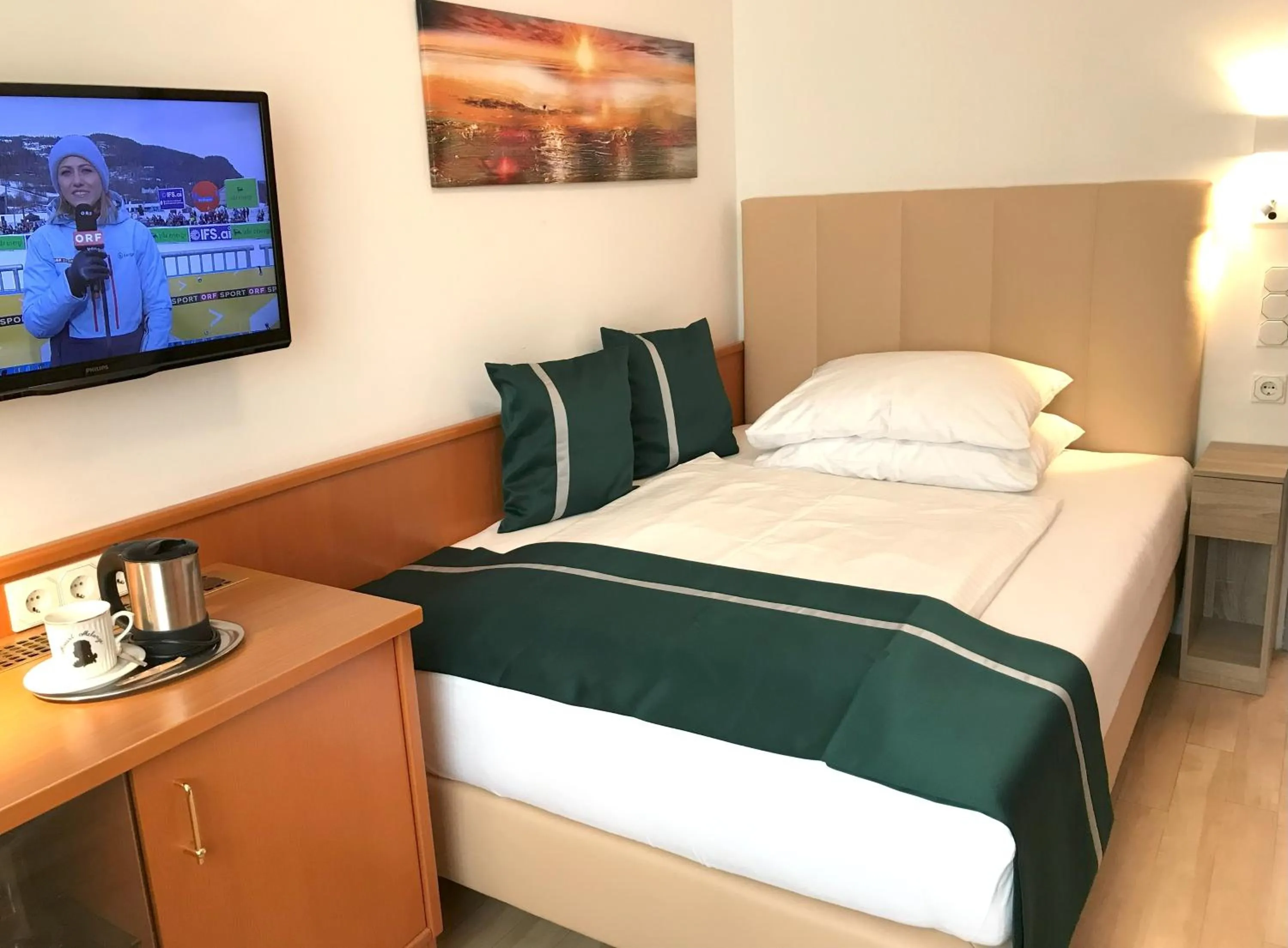 Bed in City Hotel Albrecht