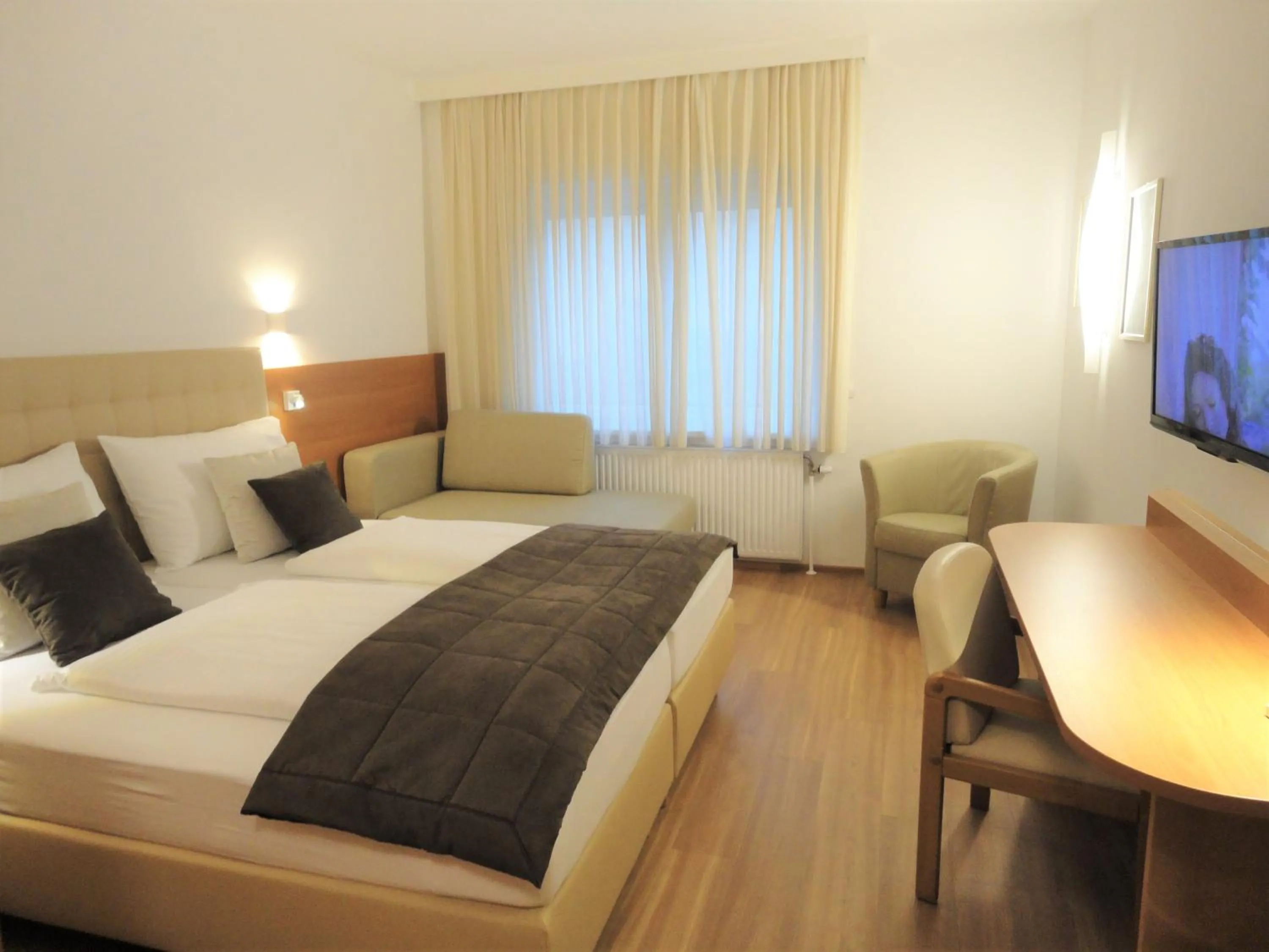 Photo of the whole room, Bed in City Hotel Albrecht