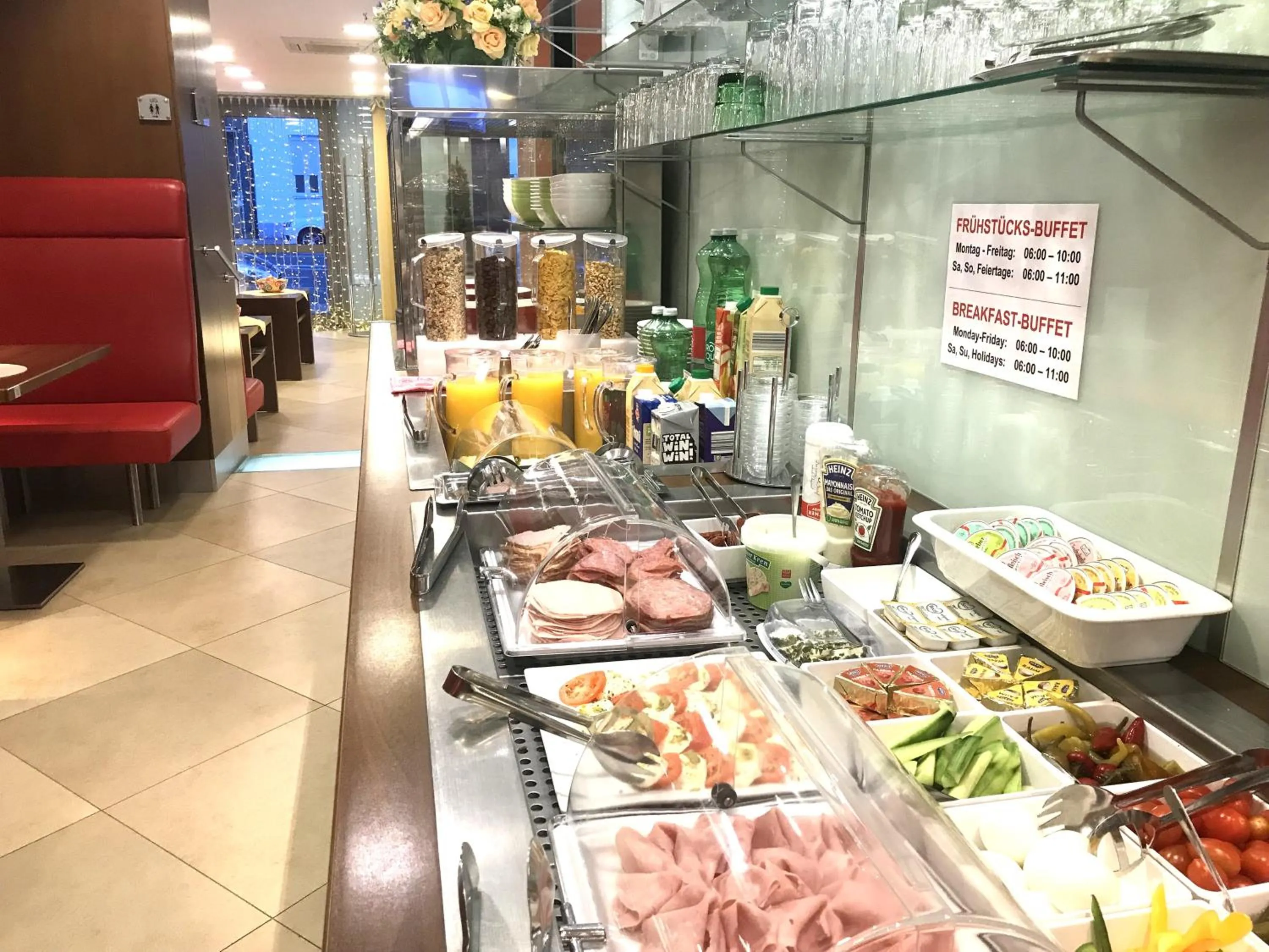 Restaurant/places to eat in City Hotel Albrecht