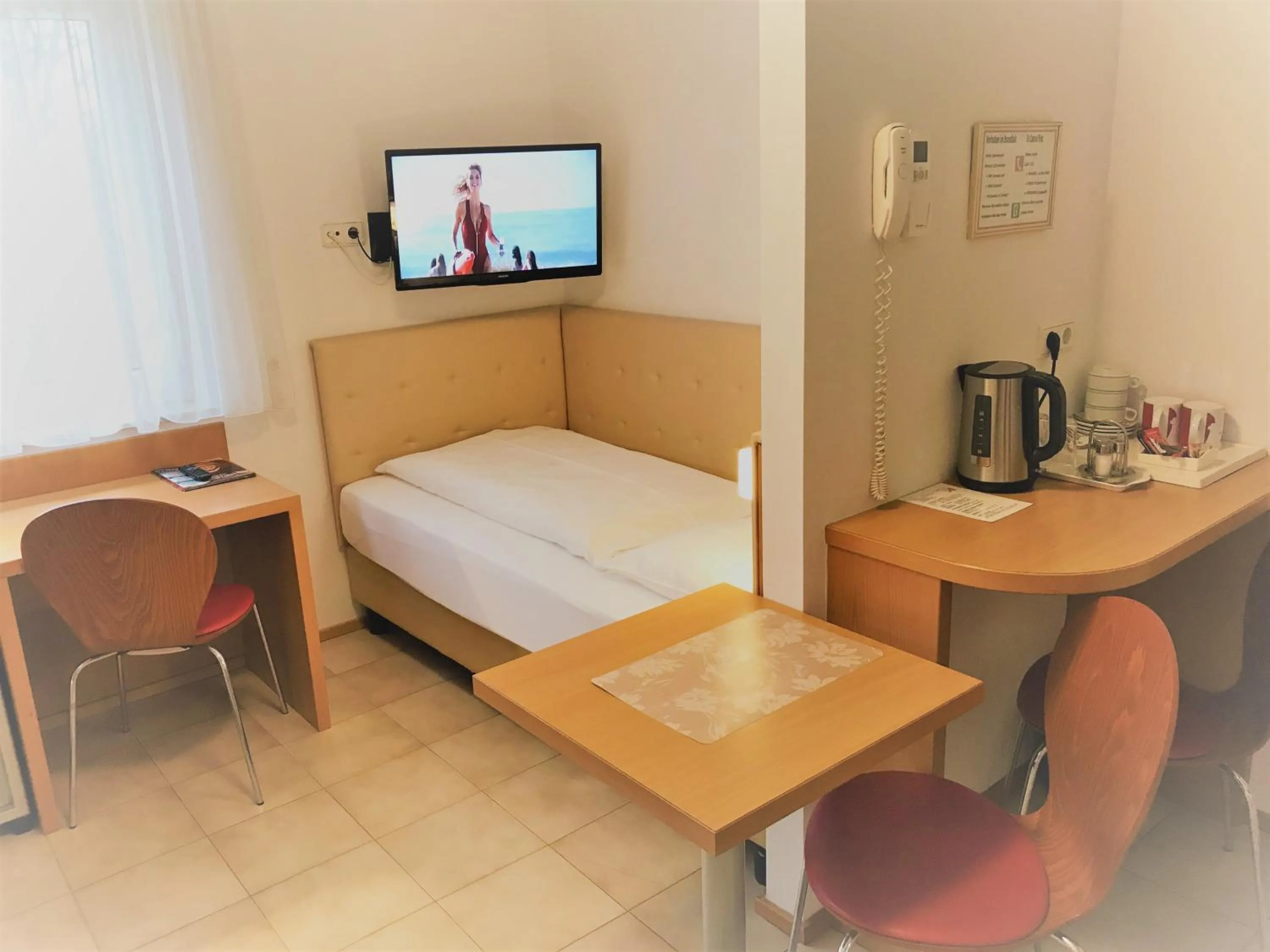 Photo of the whole room, Bed in City Hotel Albrecht