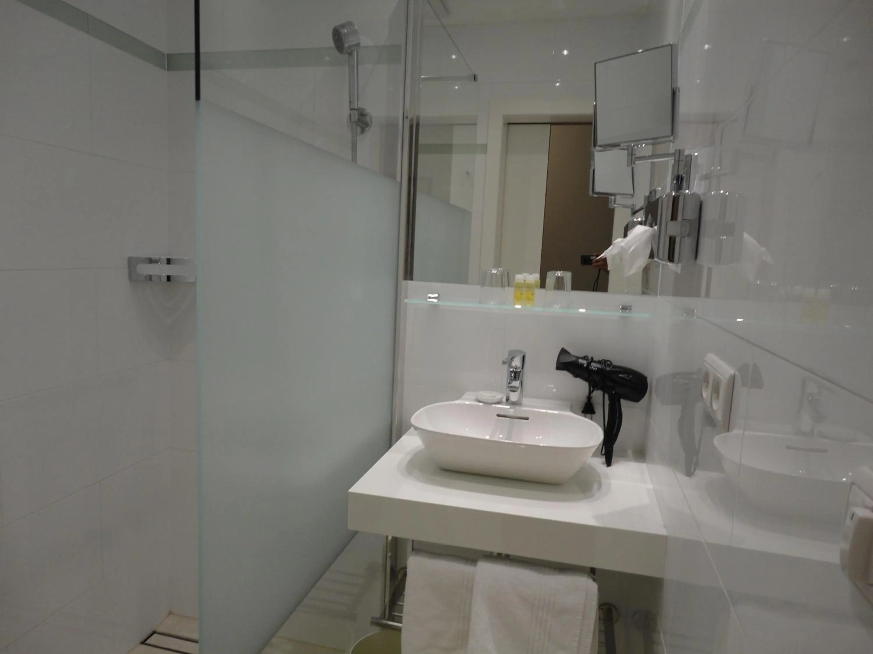 Bathroom in City Hotel Albrecht