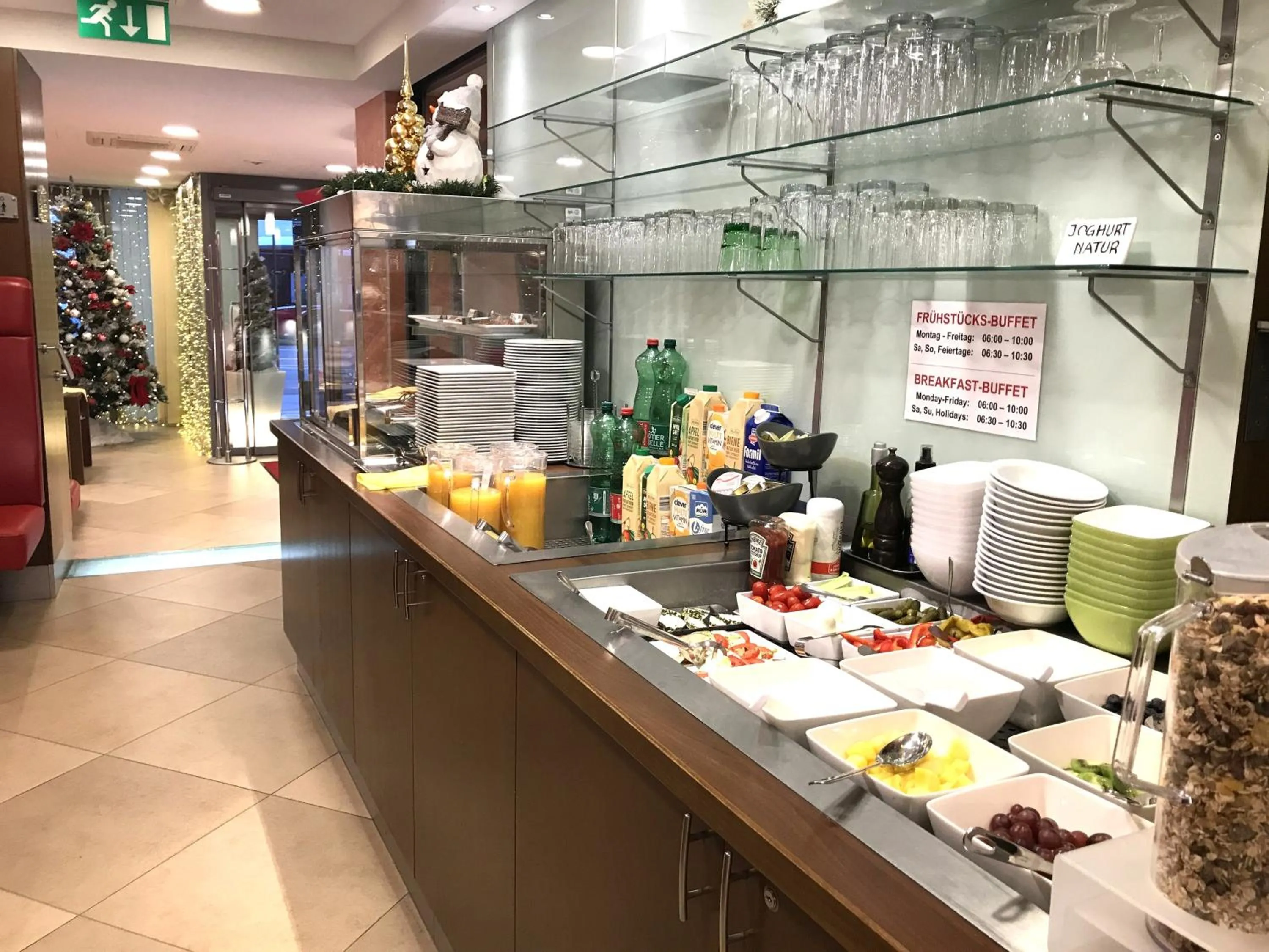 Restaurant/places to eat in City Hotel Albrecht