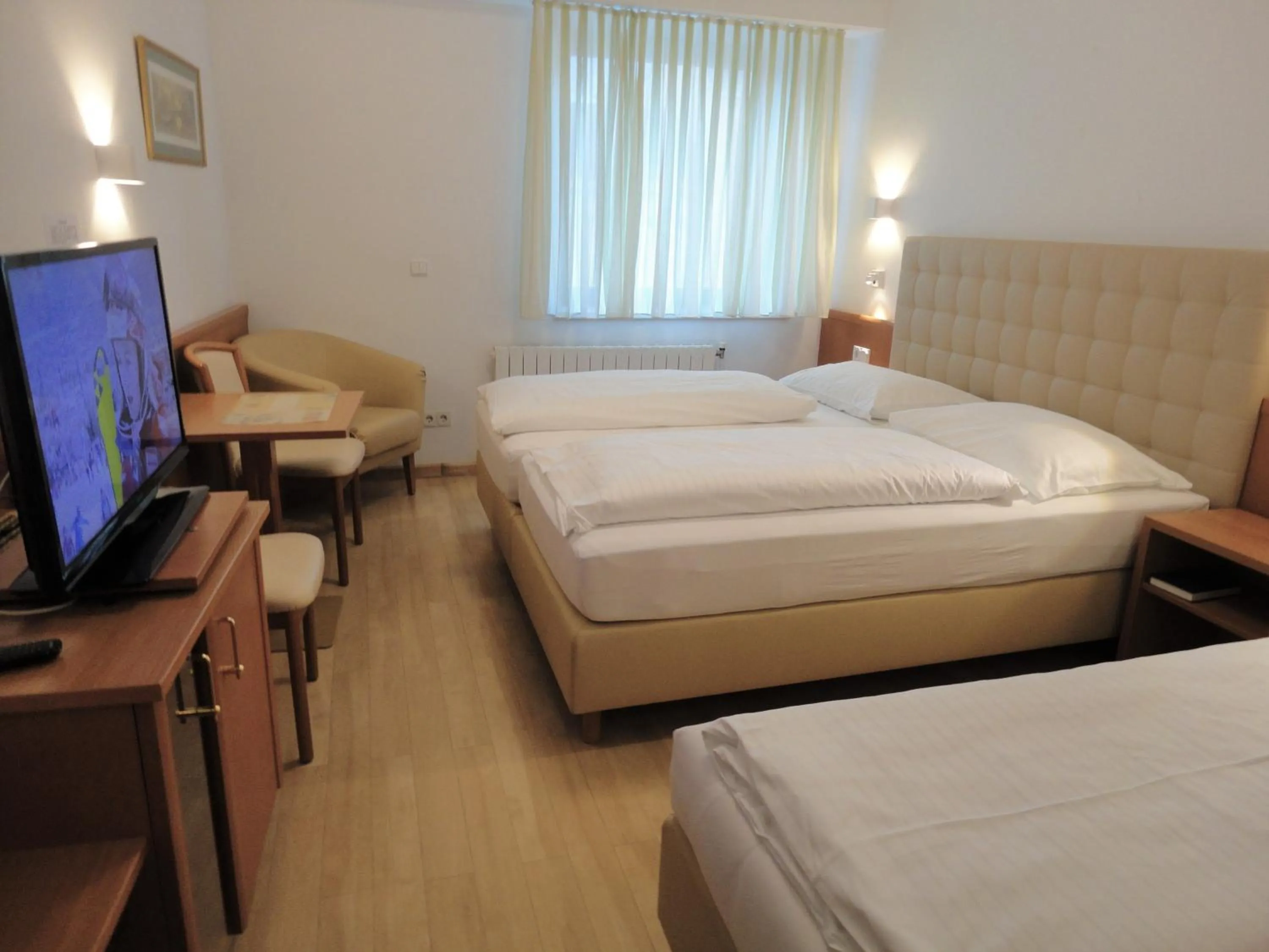 Photo of the whole room, Bed in City Hotel Albrecht