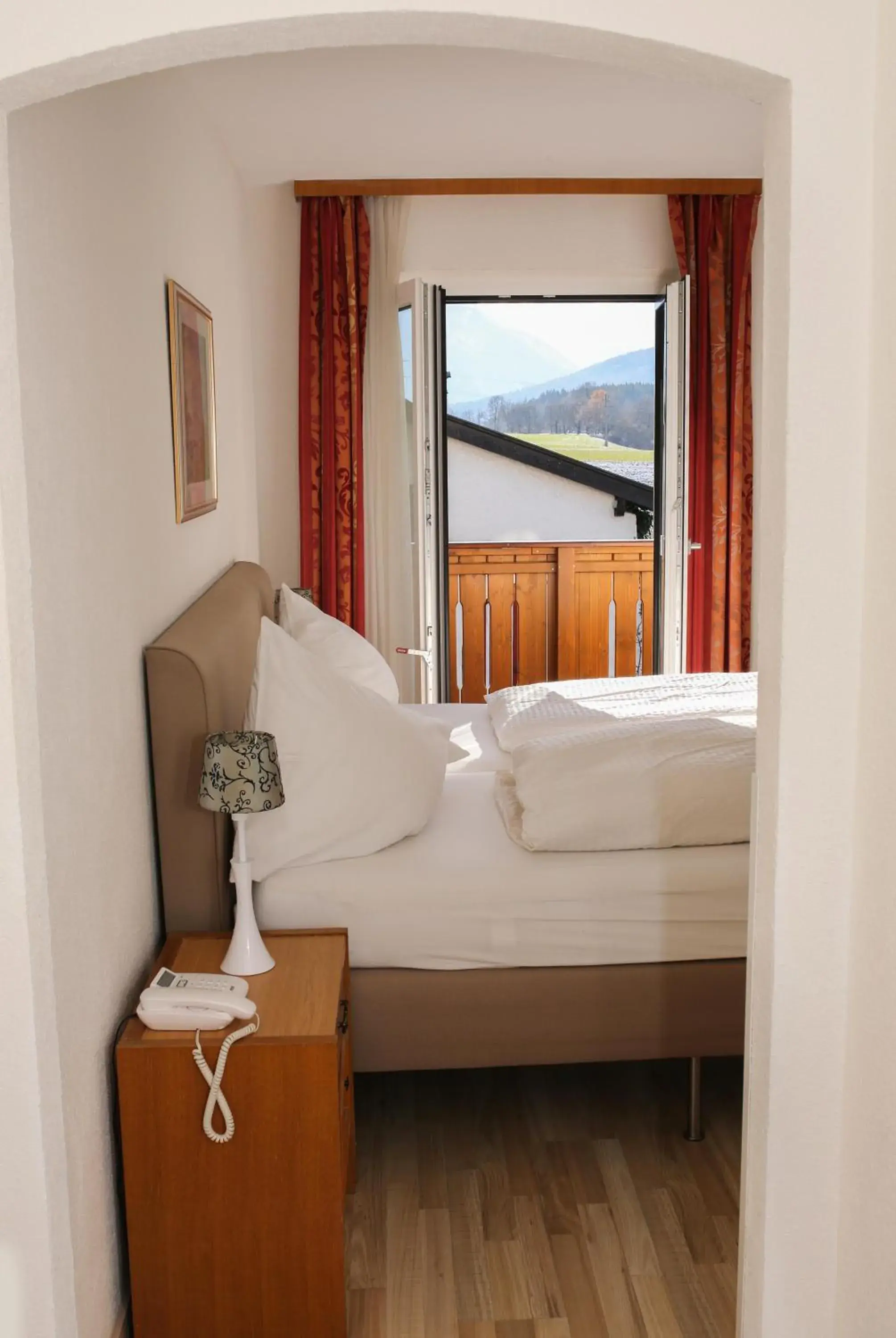 Bedroom, Bed in Hotel Sonnenhof - bed & breakfast & appartements Bedroom, Bed in Hotel Sonnenhof - bed & breakfast & appartements