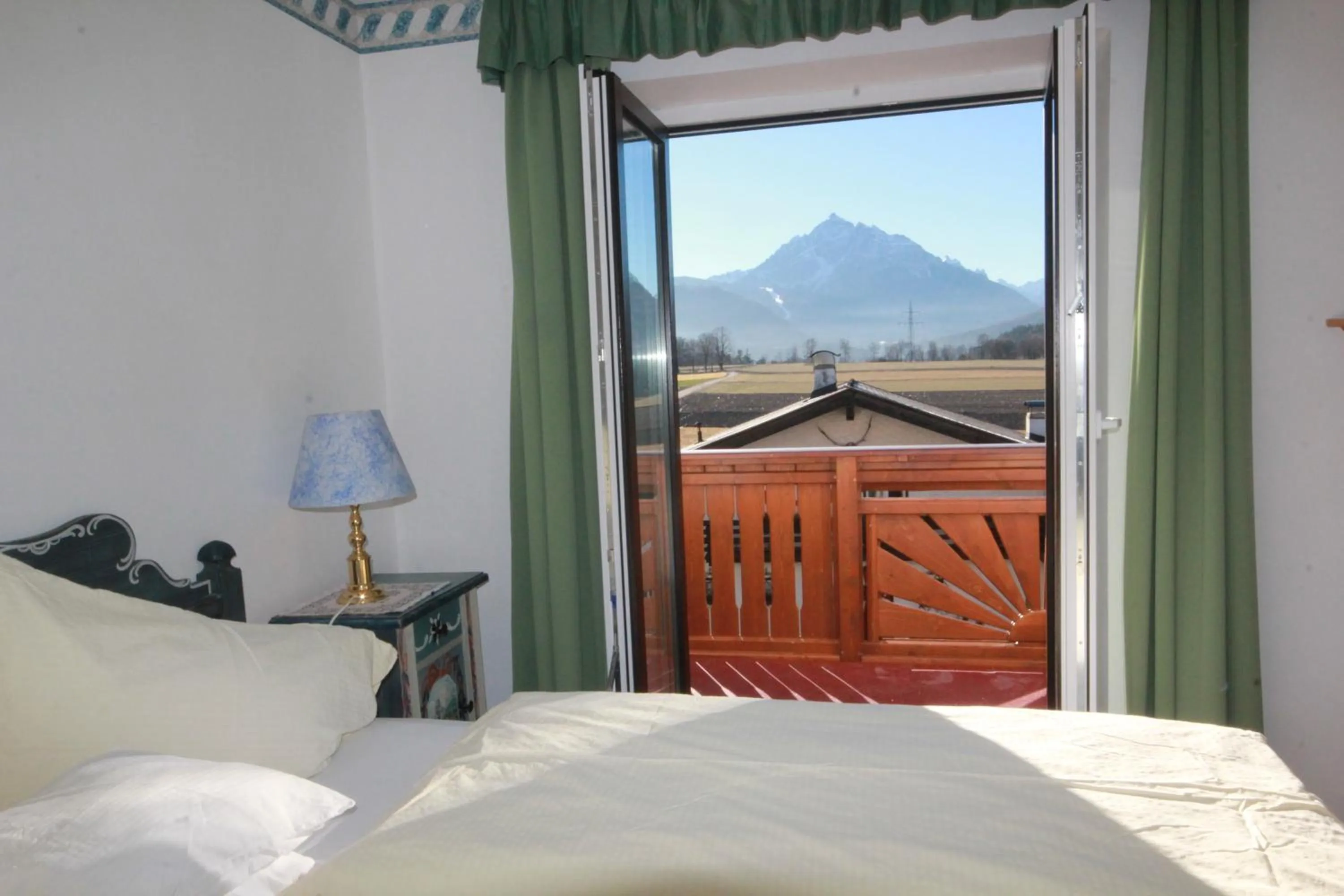 Balcony/Terrace, Bed in Hotel Sonnenhof - bed & breakfast & appartements