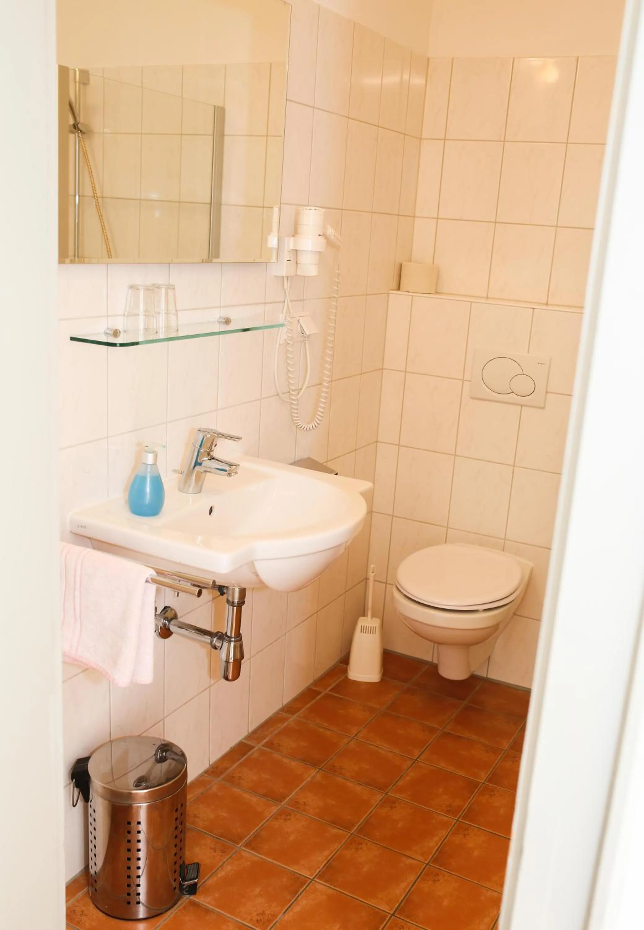Shower in Hotel Sonnenhof - bed & breakfast & appartements