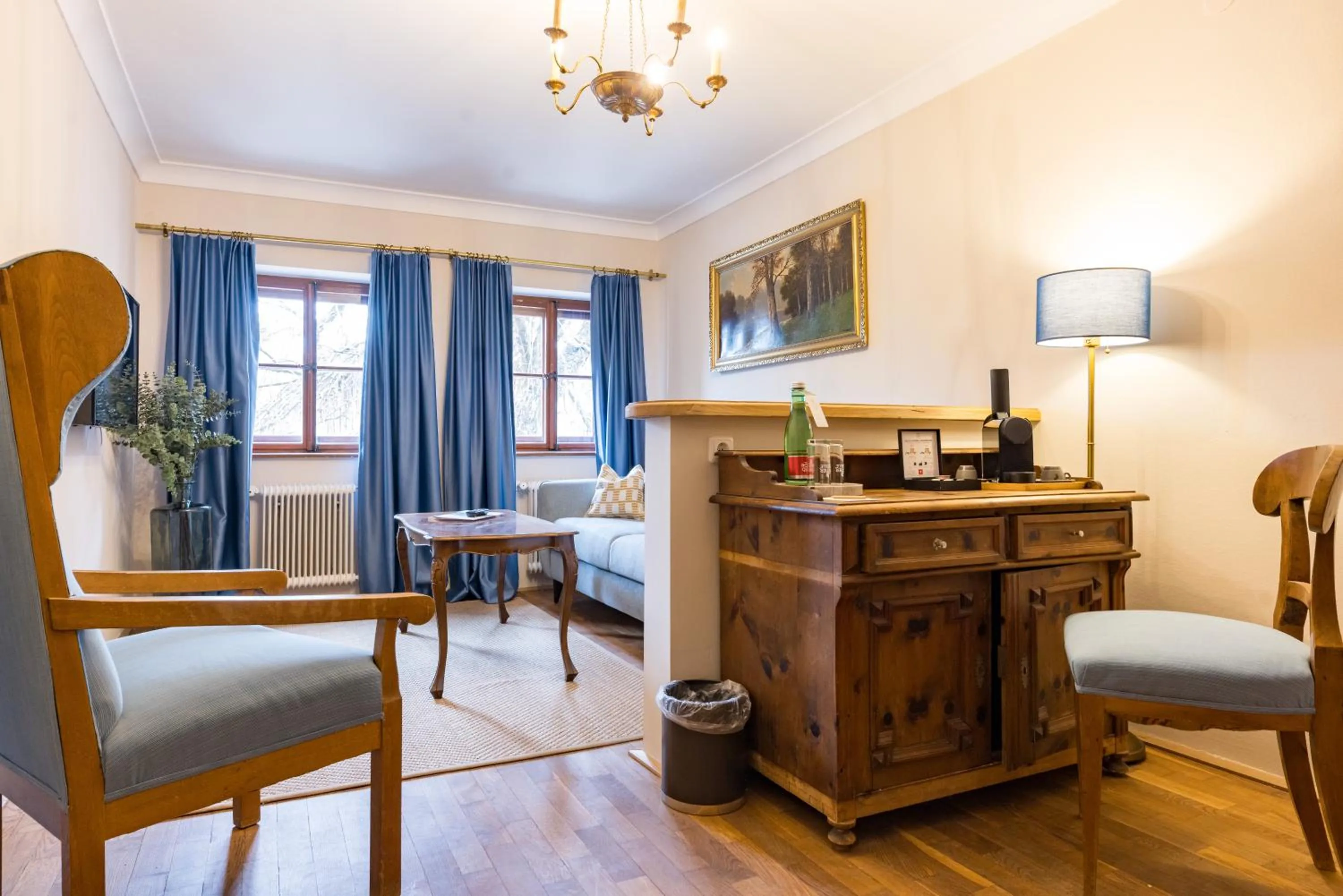 Photo of the whole room in Der Schlosswirt zu Anif - Biedermeierhotel und Restaurant