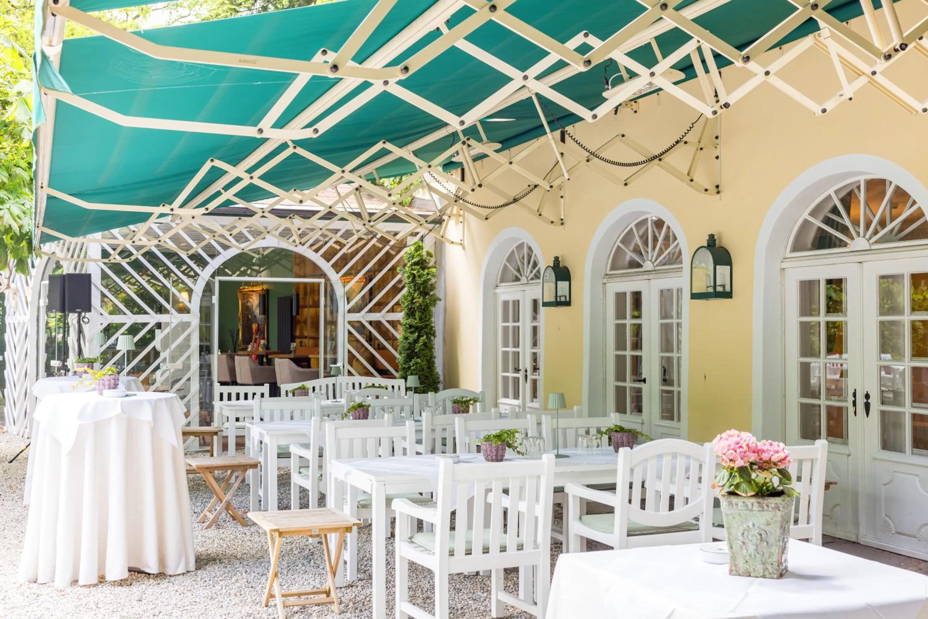 Patio in Der Schlosswirt zu Anif - Biedermeierhotel und Restaurant
