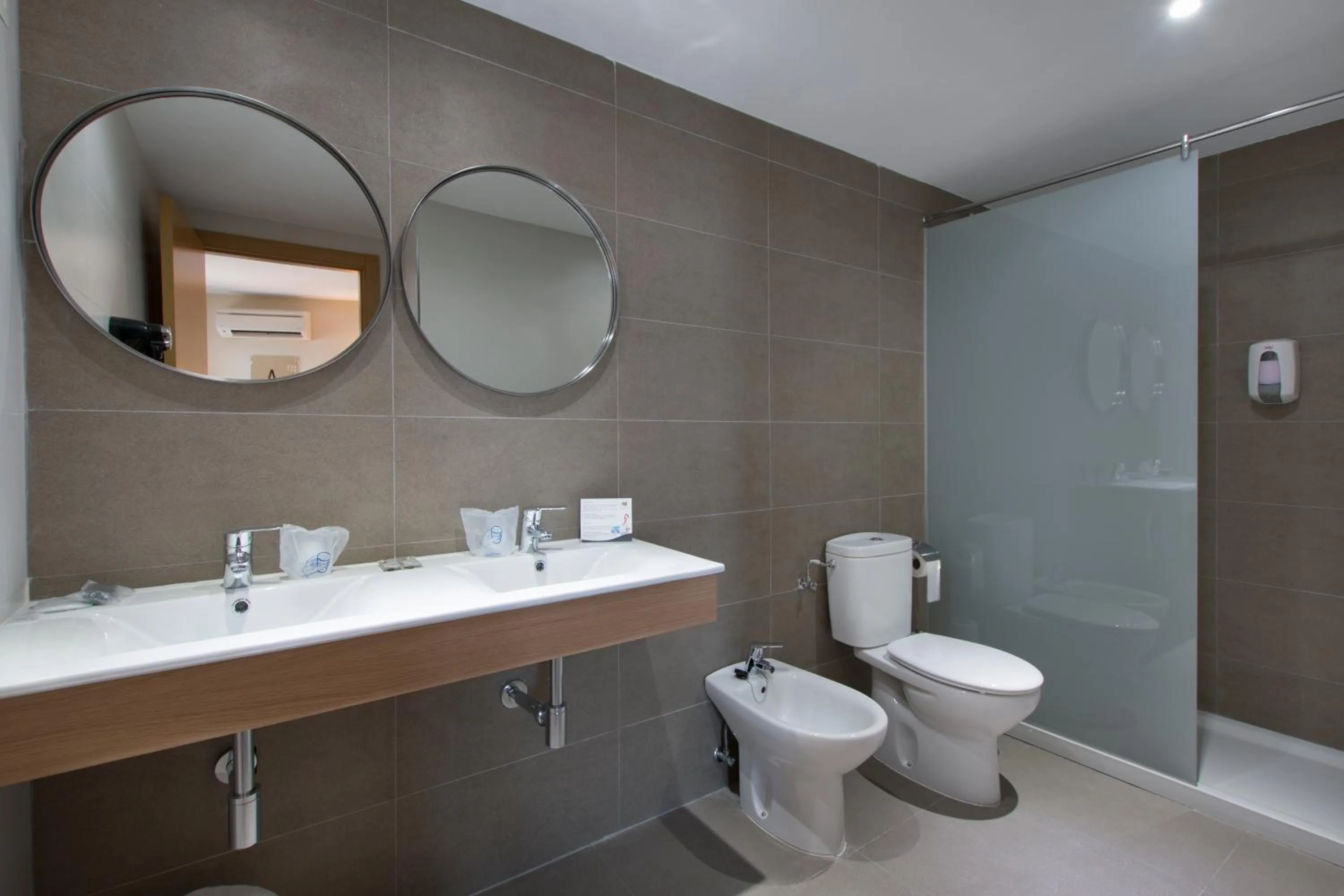 Bathroom in Hotel Mainare Playa