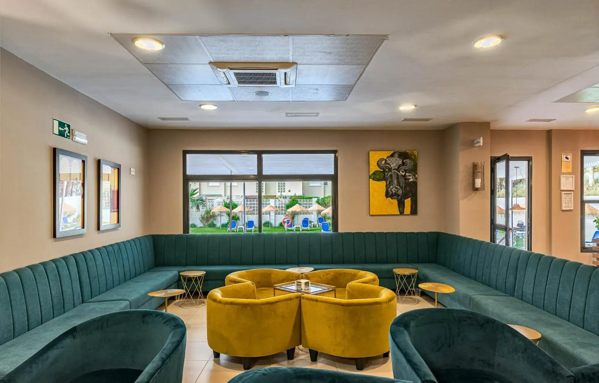 Lounge or bar in Hotel Mainare Playa Lounge or bar in Hotel Mainare Playa