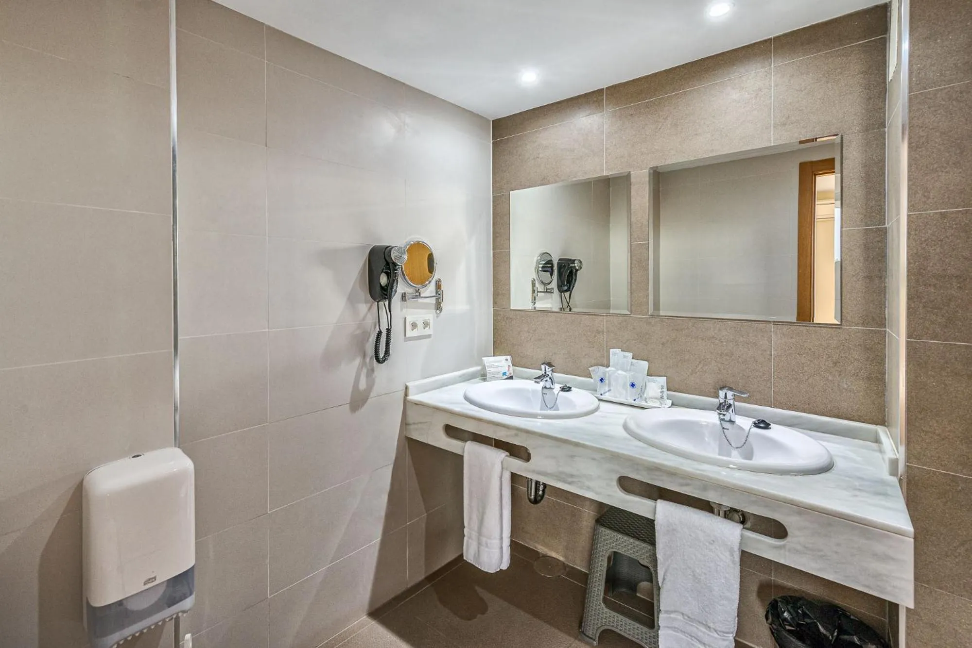 Shower in Hotel Mainare Playa