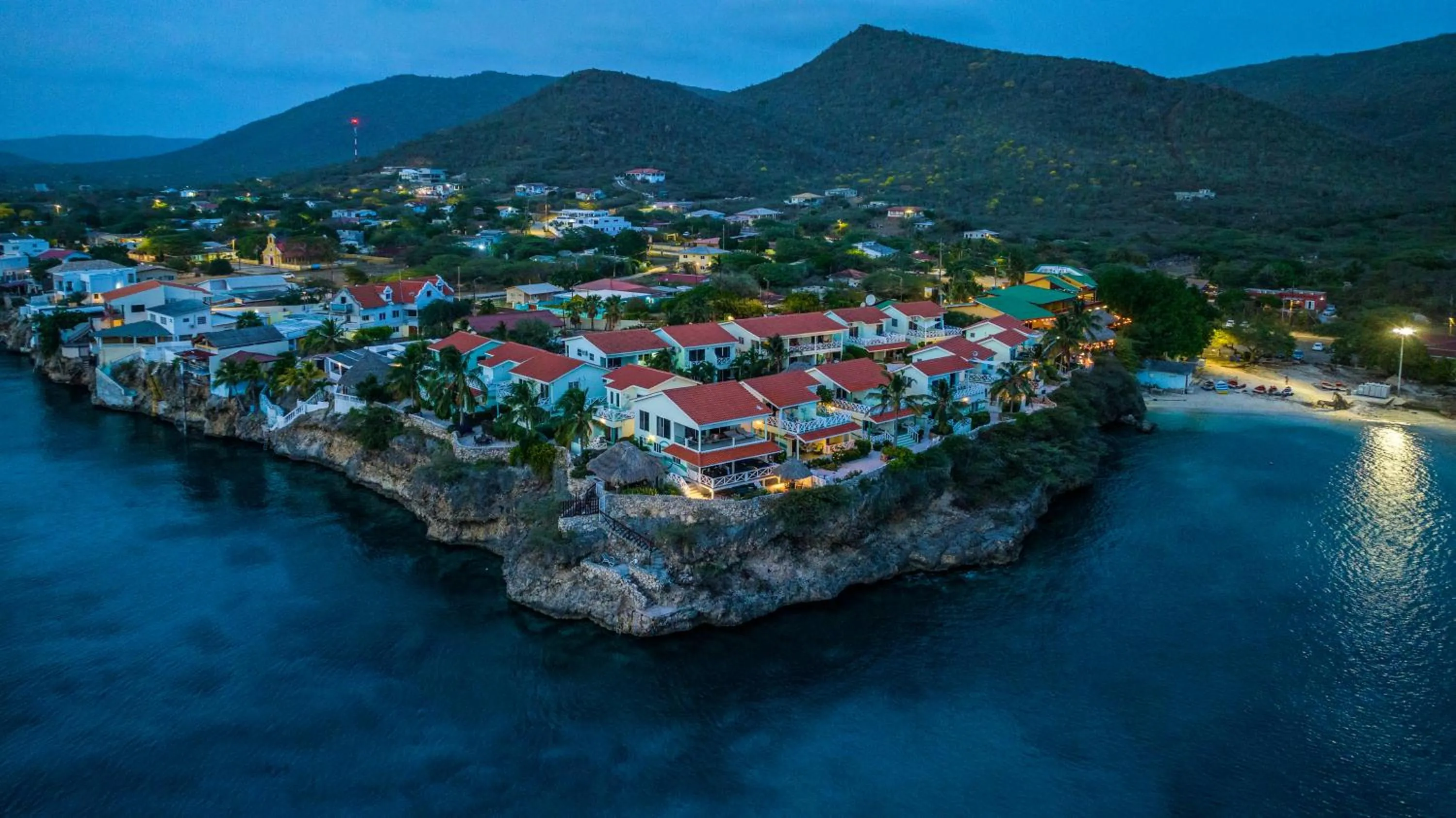 Night in Lagoon Ocean Resort