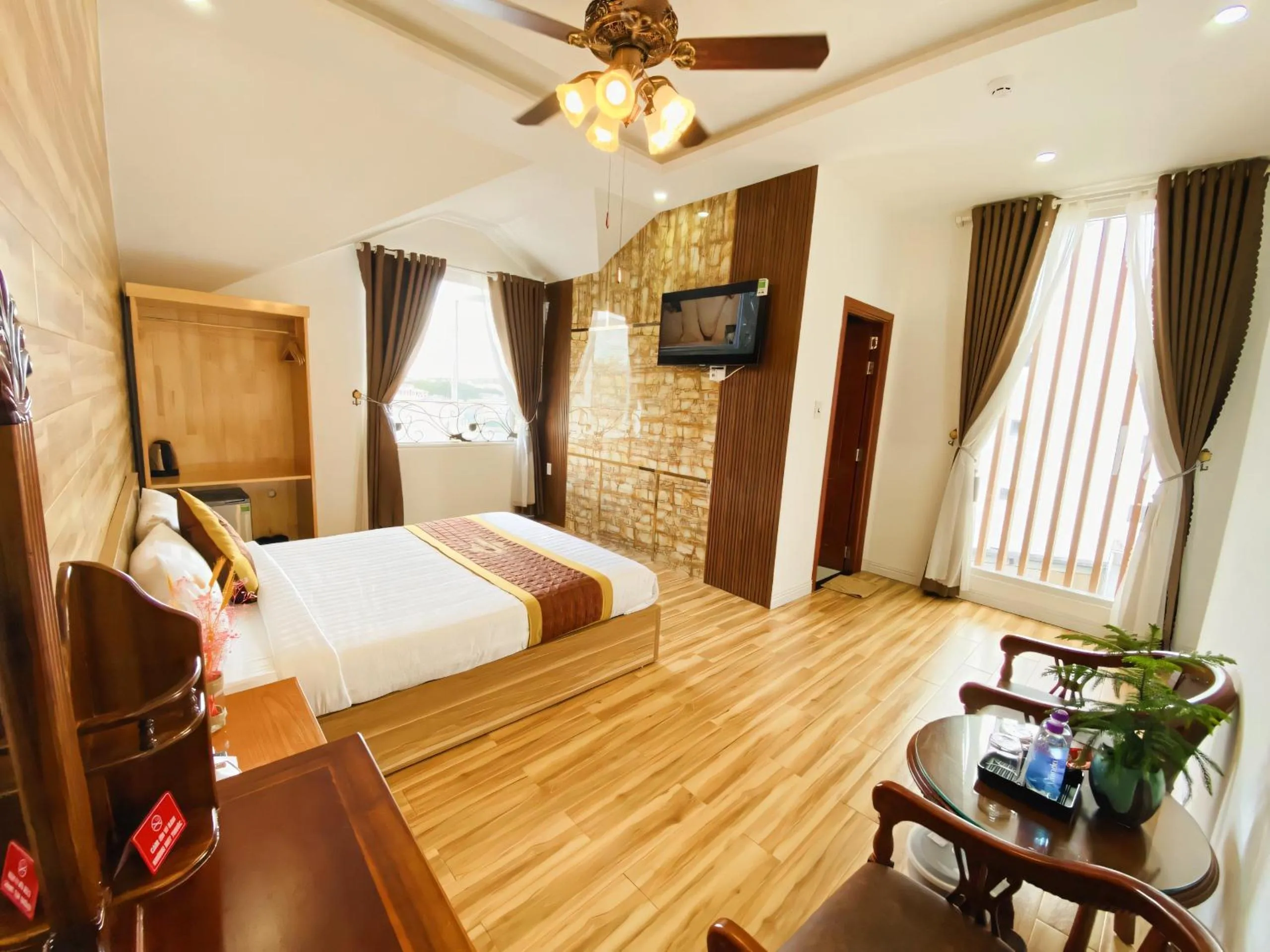 Communal lounge/ TV room, Bed in Thanh Thuy Hotel