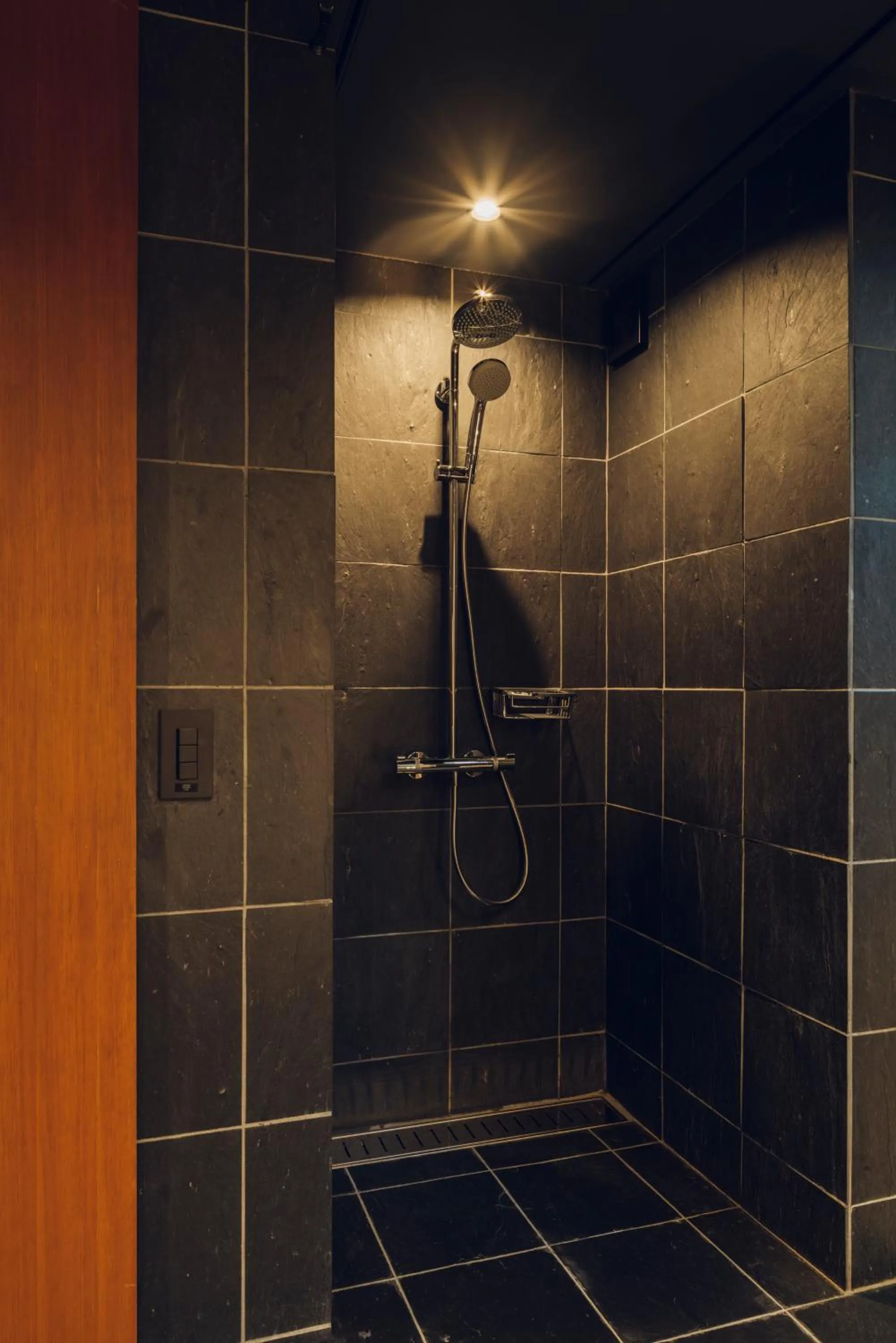 Shower in Sabino House Kyoto