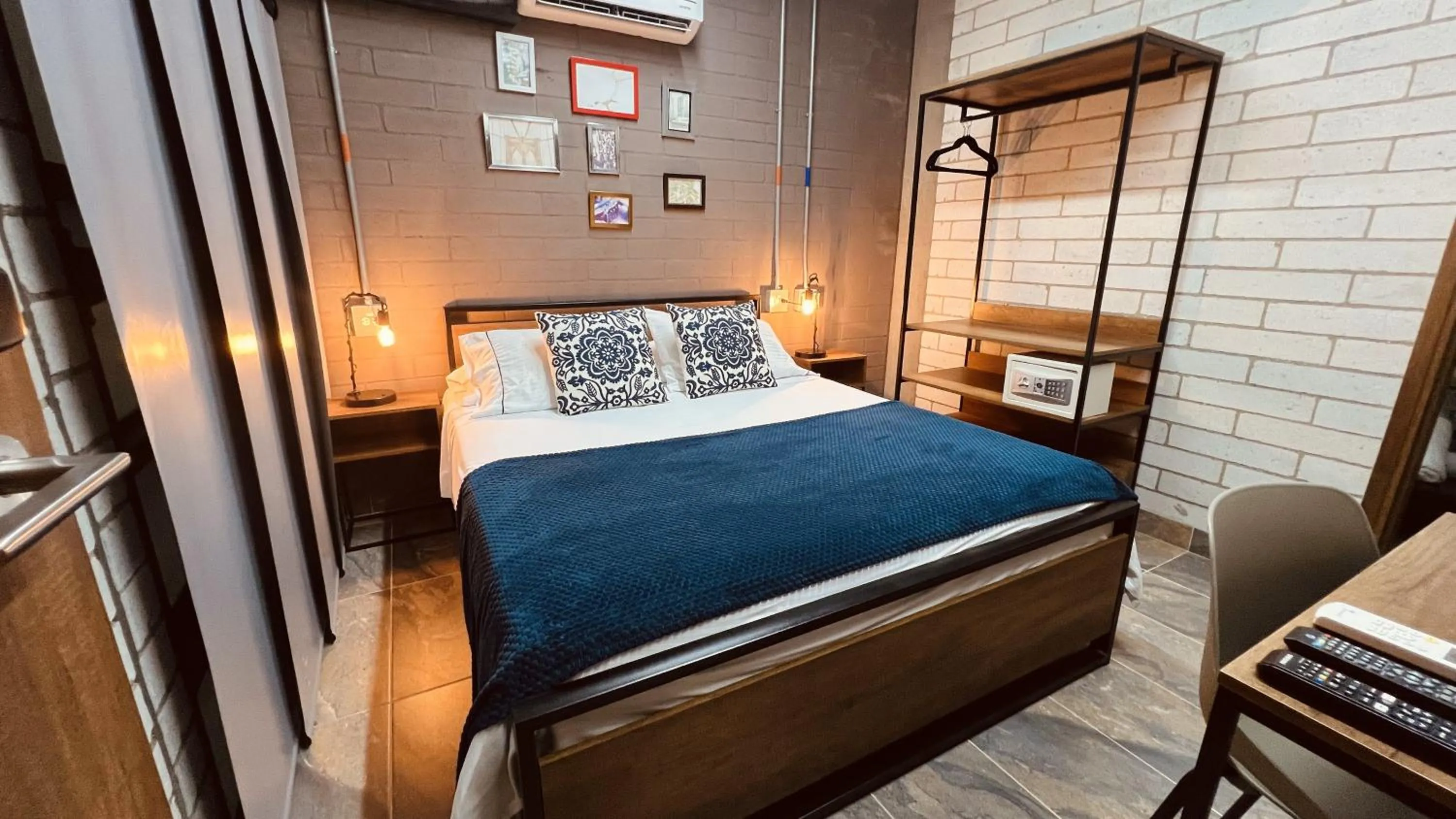 Bedroom, Bed in Manila Hotel Boutique