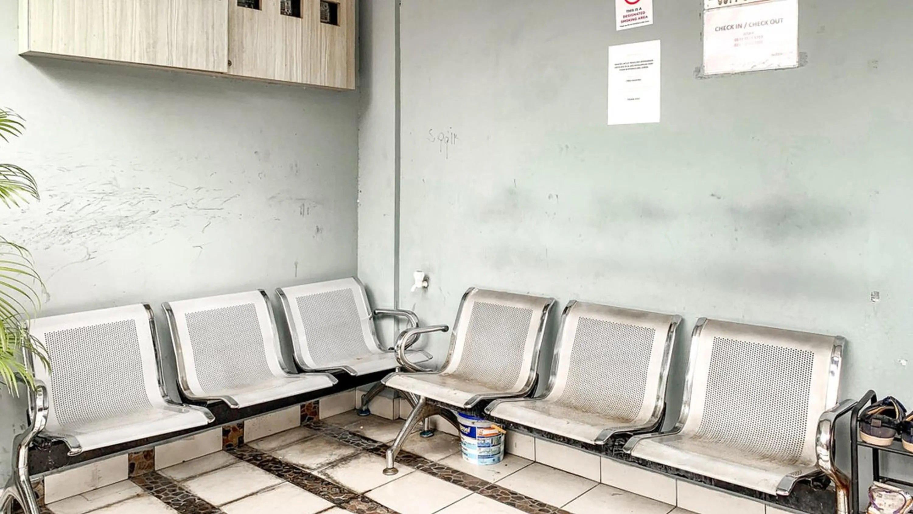 Seating Area in Griya Rasuna Jakarta Mitra RedDoorz