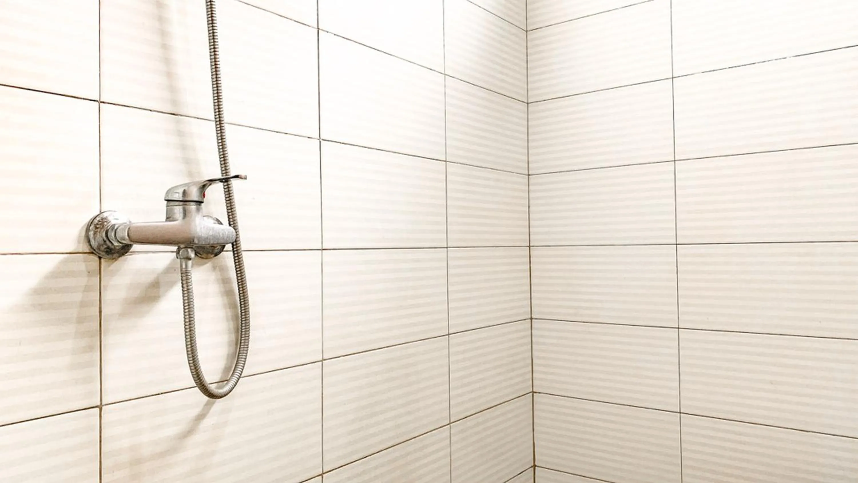 Bathroom in Griya Rasuna Jakarta Mitra RedDoorz