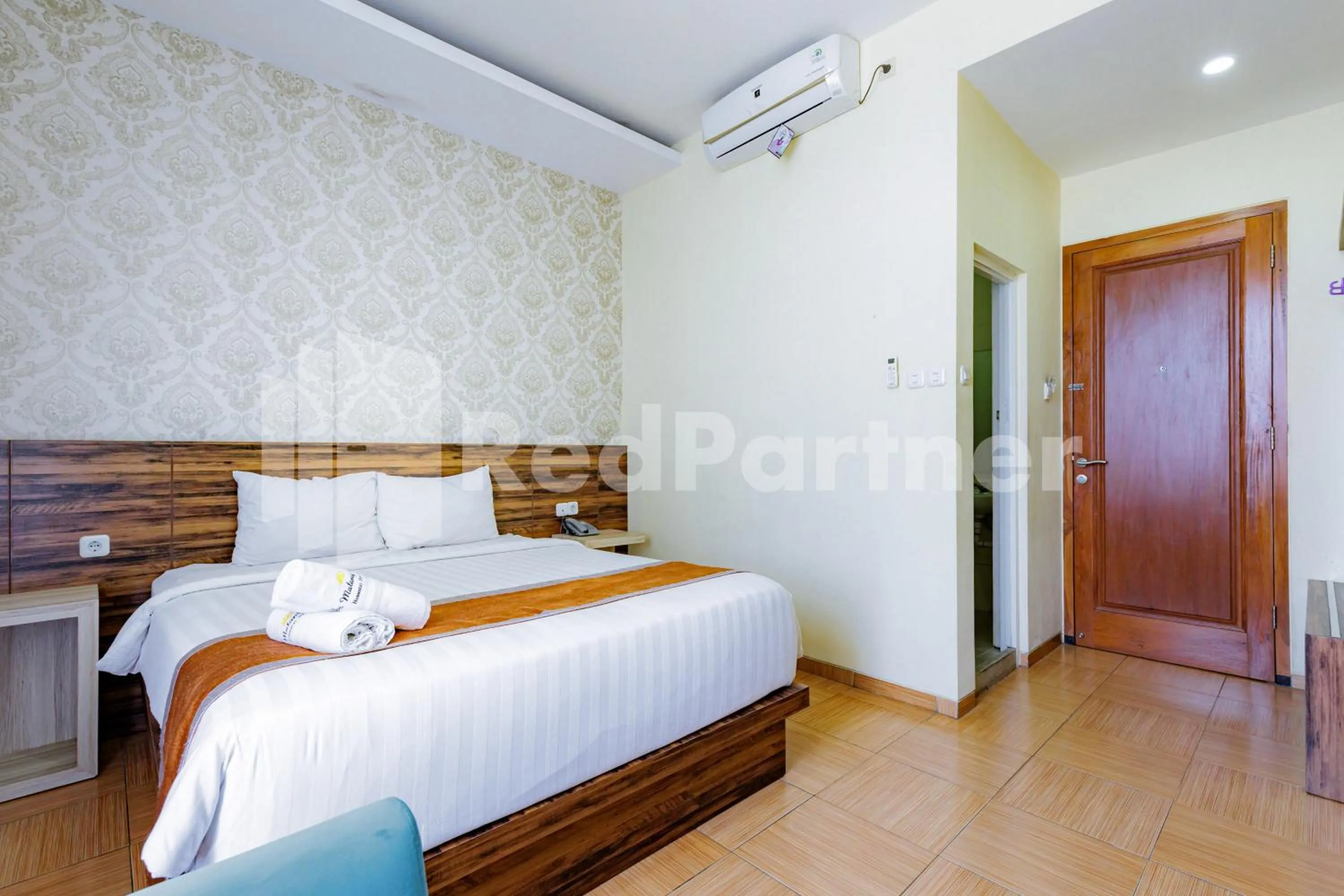 Bedroom, Bed in De Malang Sweet Homestay Syariah Mitra RedDoorz