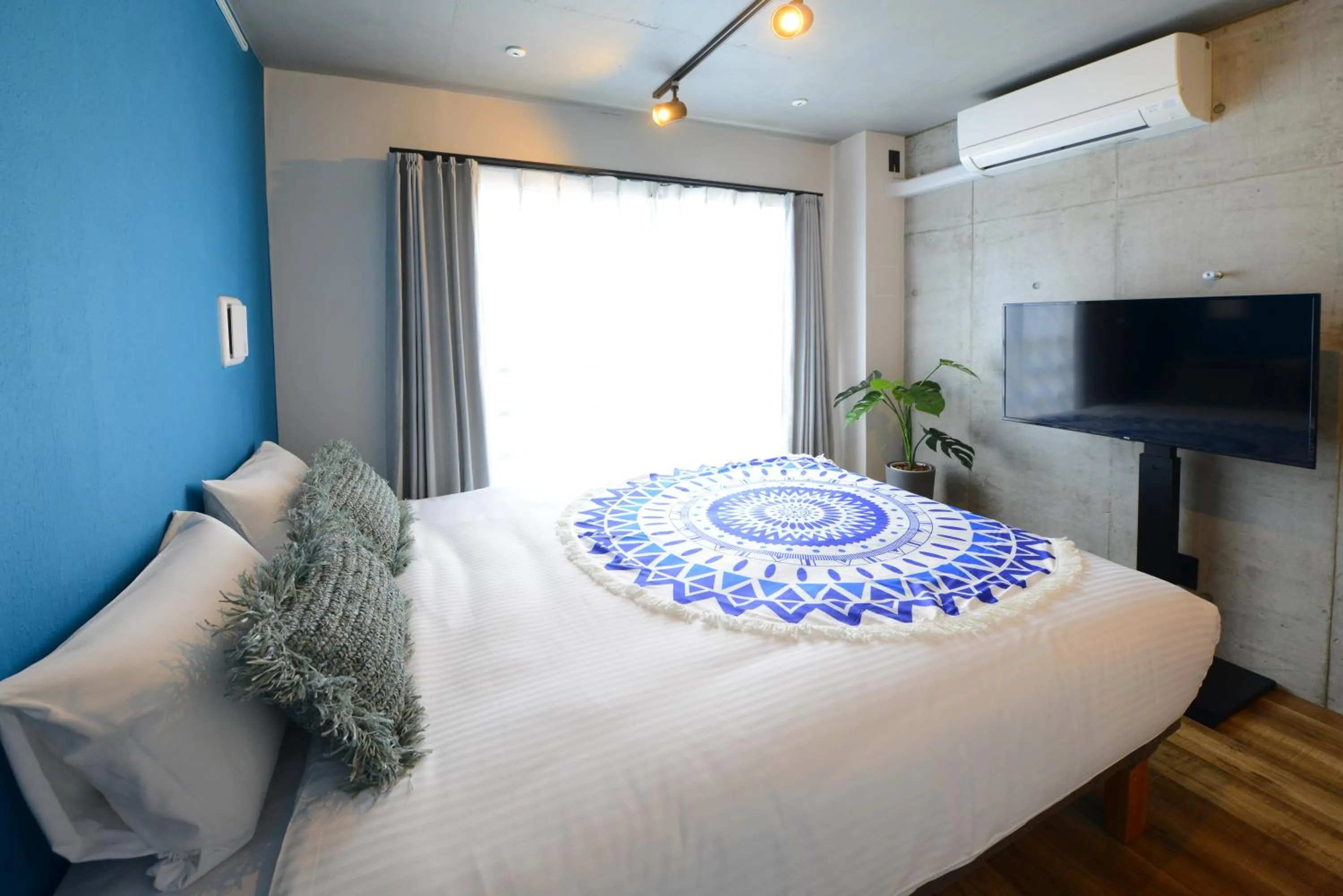 Photo of the whole room, Bed in Luana Shibuya