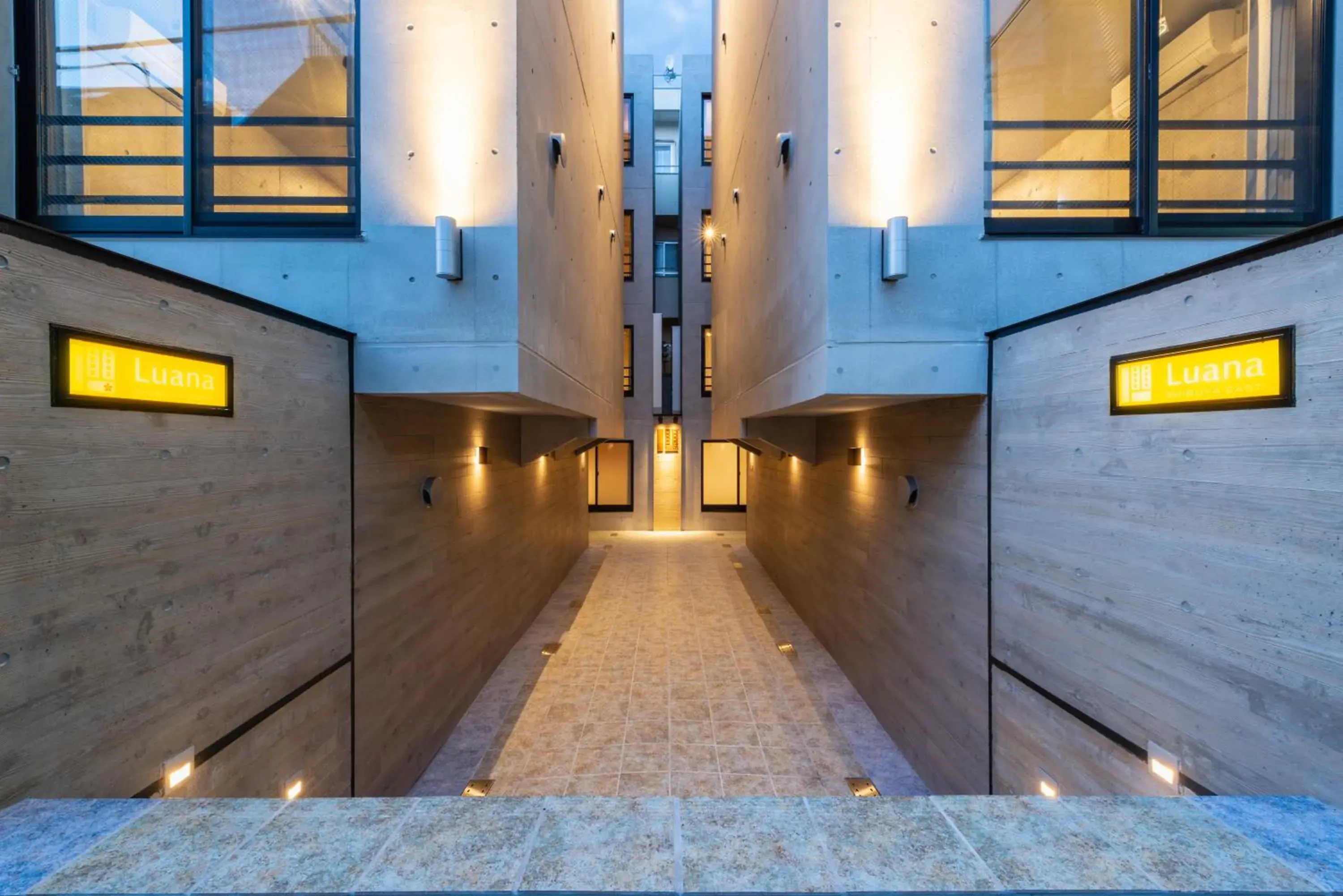 Facade/entrance in Luana Shibuya Facade/entrance in Luana Shibuya