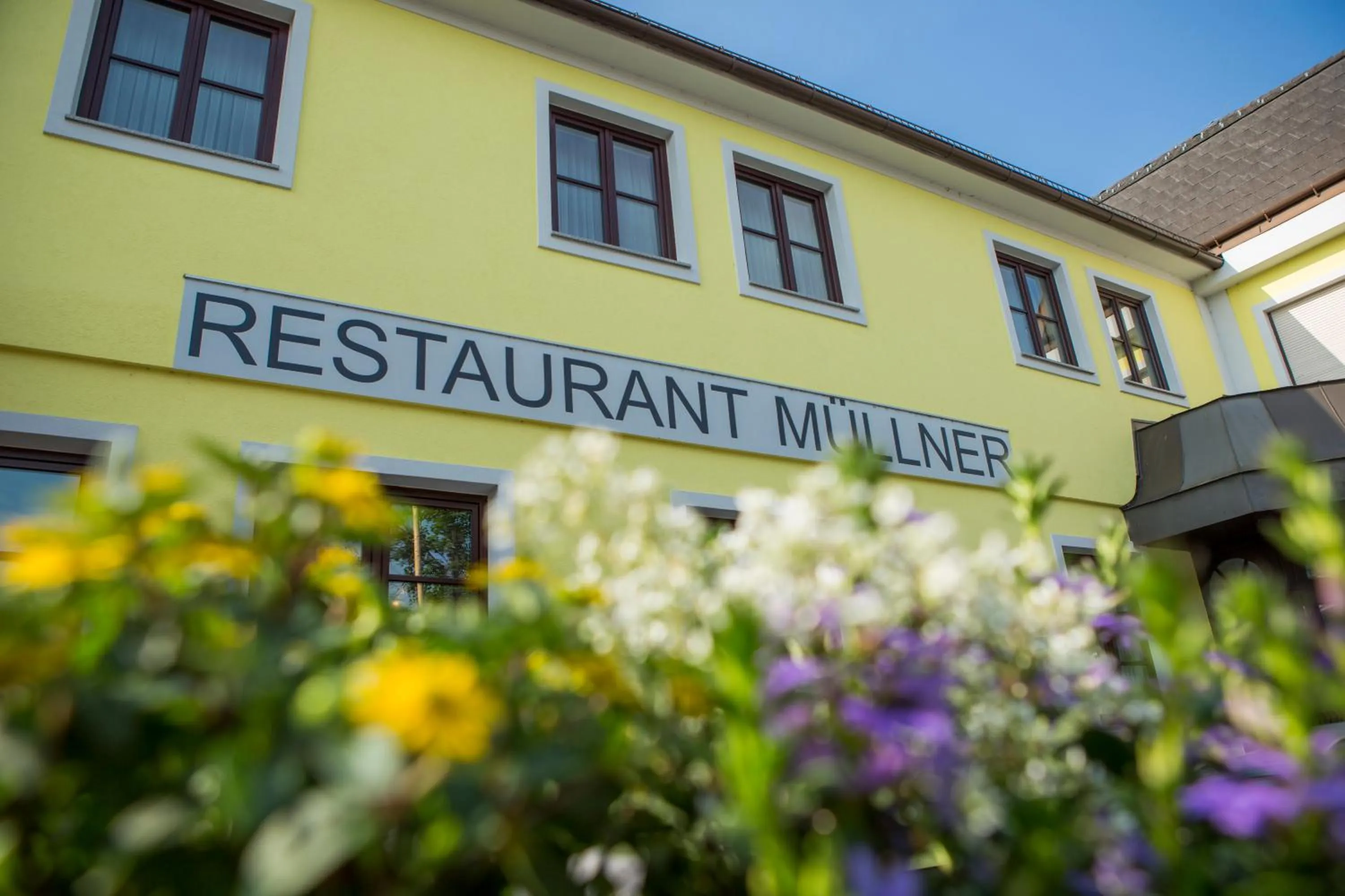 Facade/entrance in Hotel Restaurant Müllner