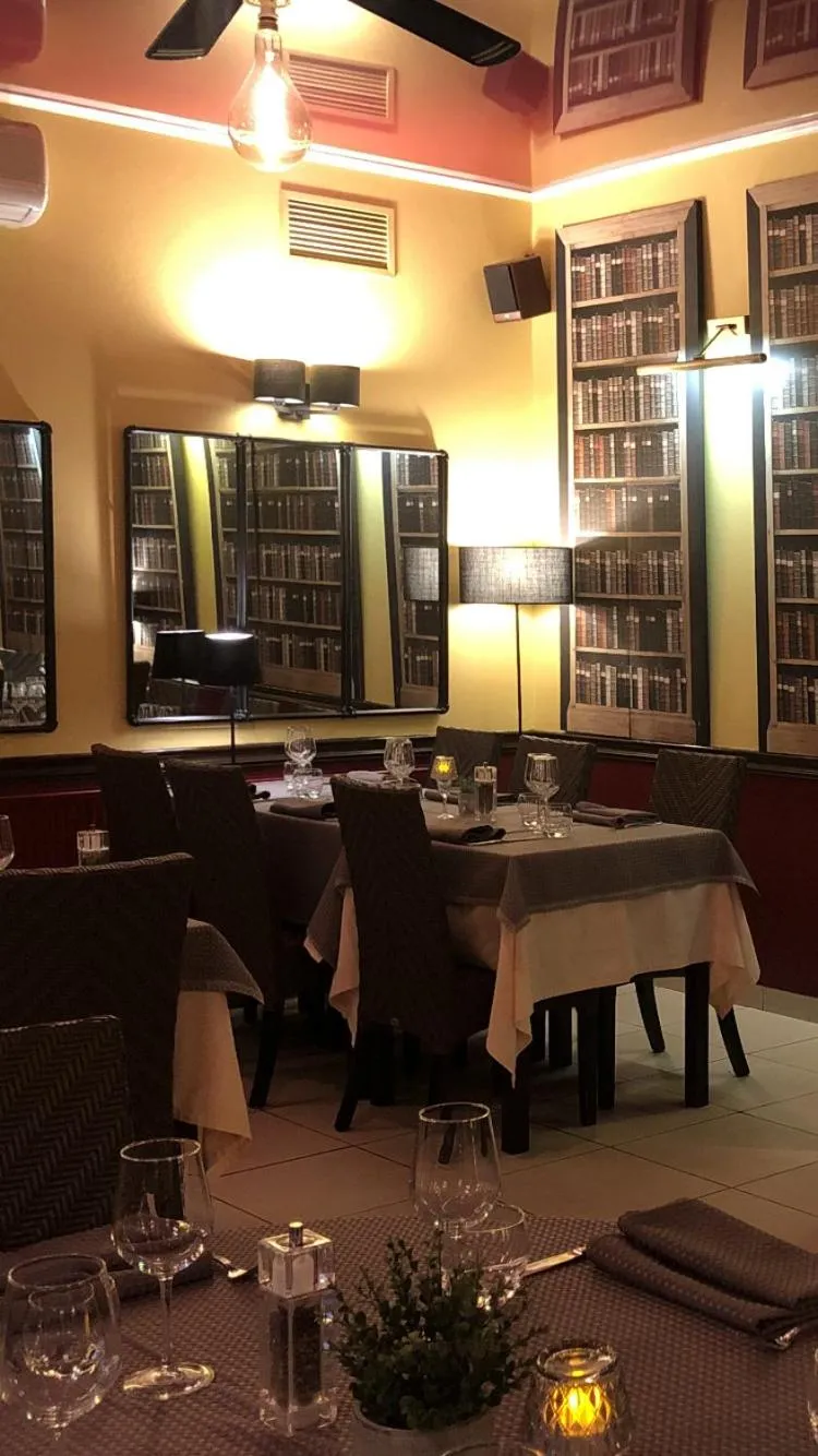 Restaurant/places to eat in Hotel de L'Oise