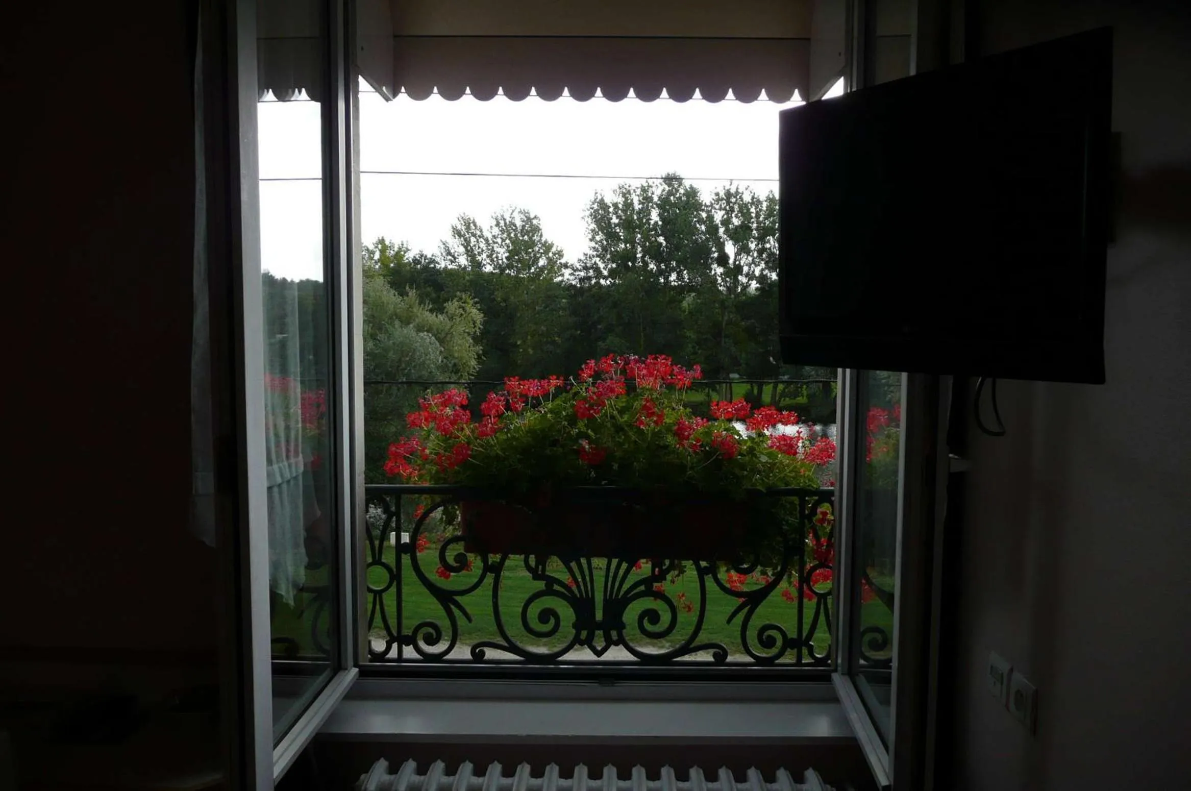 River view in Hotel de L'Oise