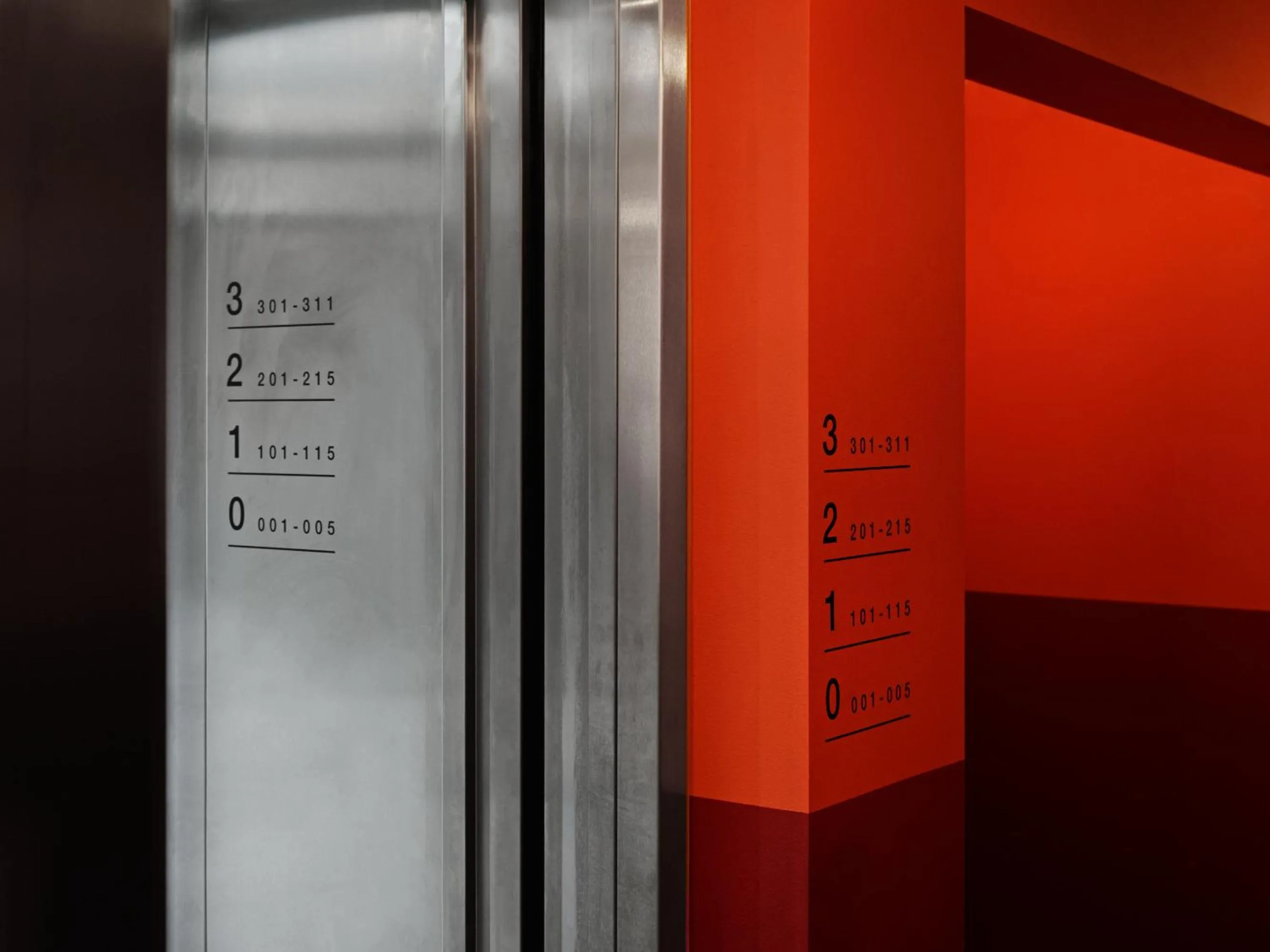 elevator in Dahei Apartment Hotel