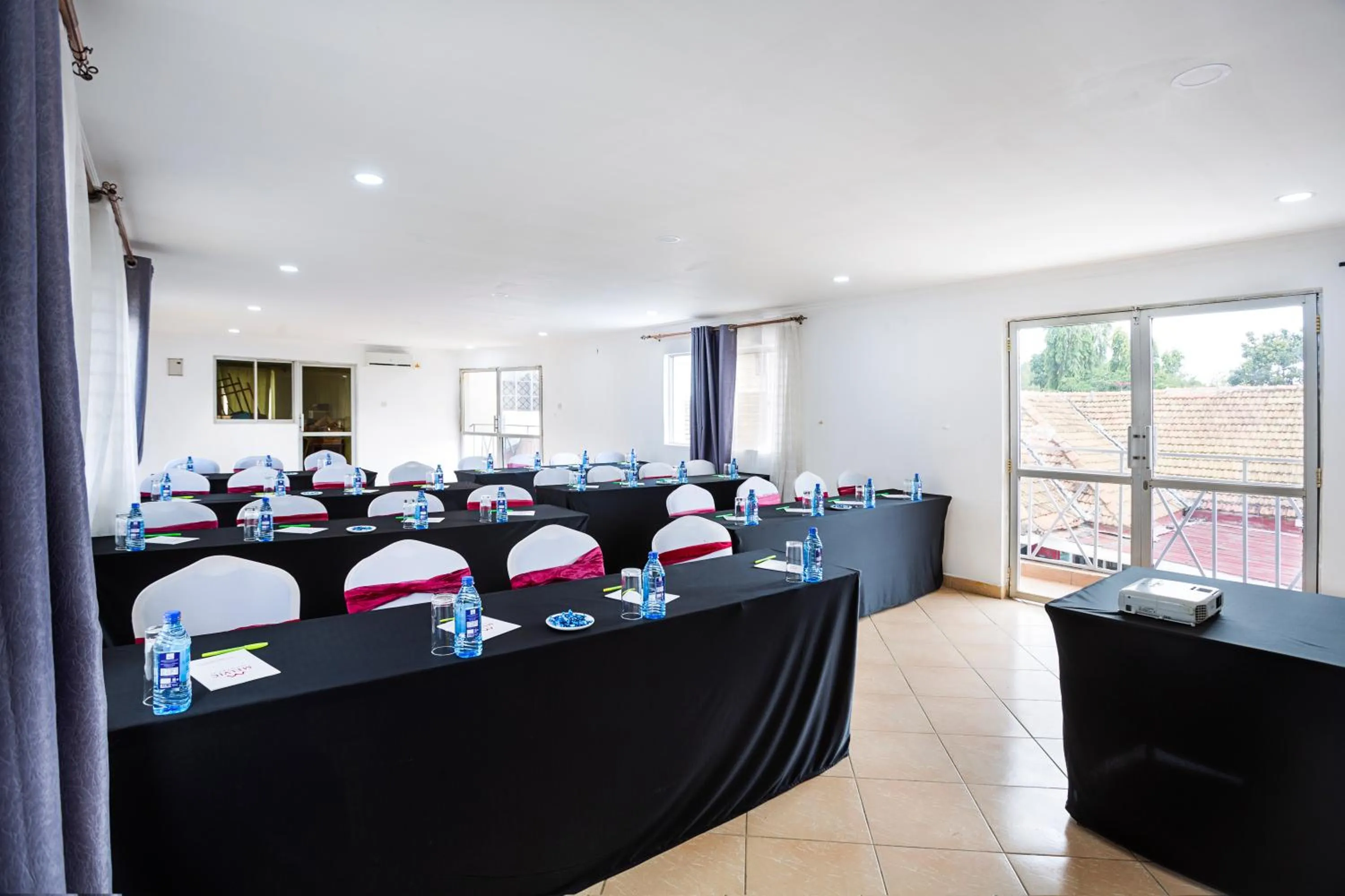 Meeting/conference room in Melvic Hotel