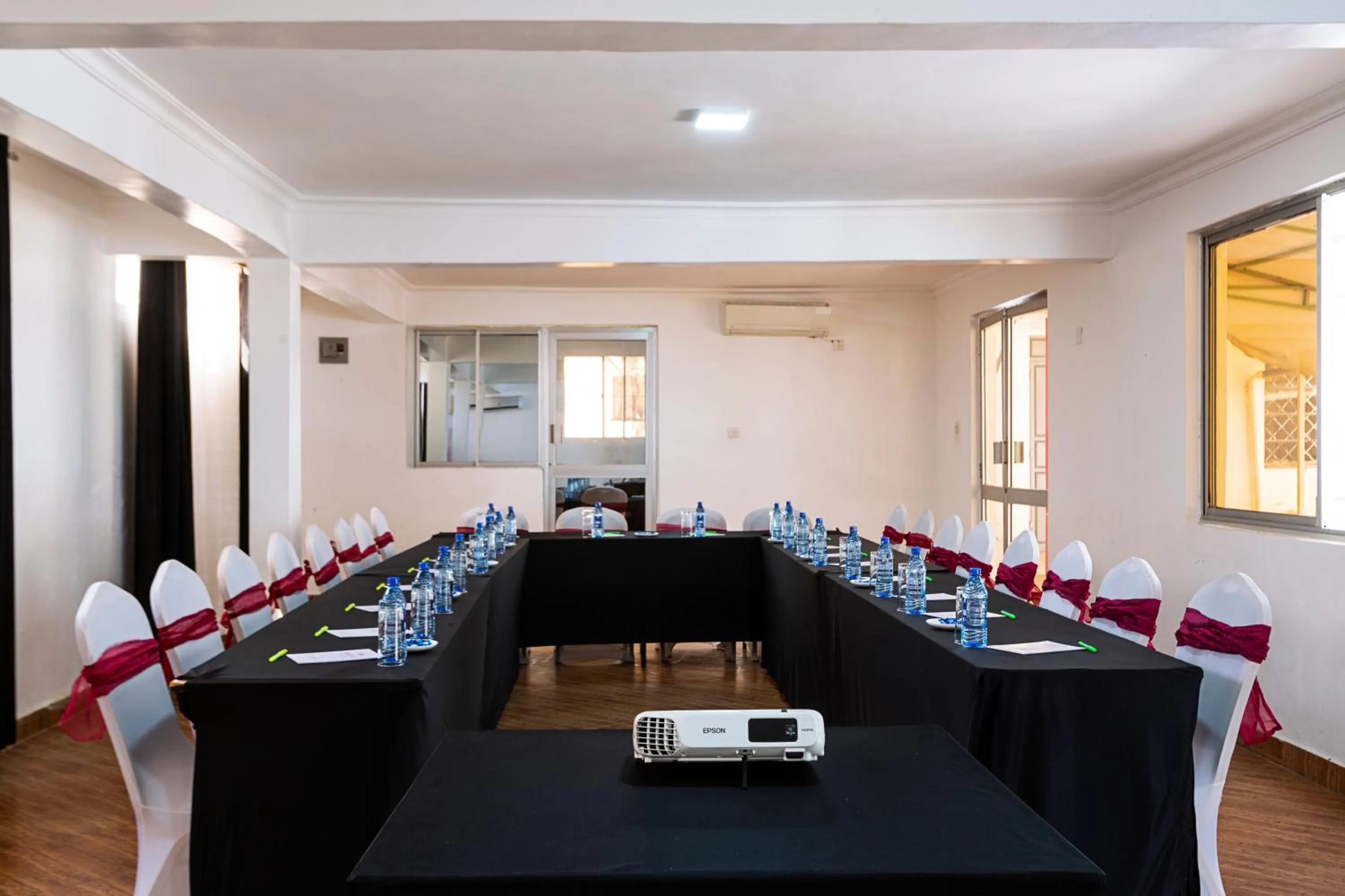 Meeting/conference room in Melvic Hotel