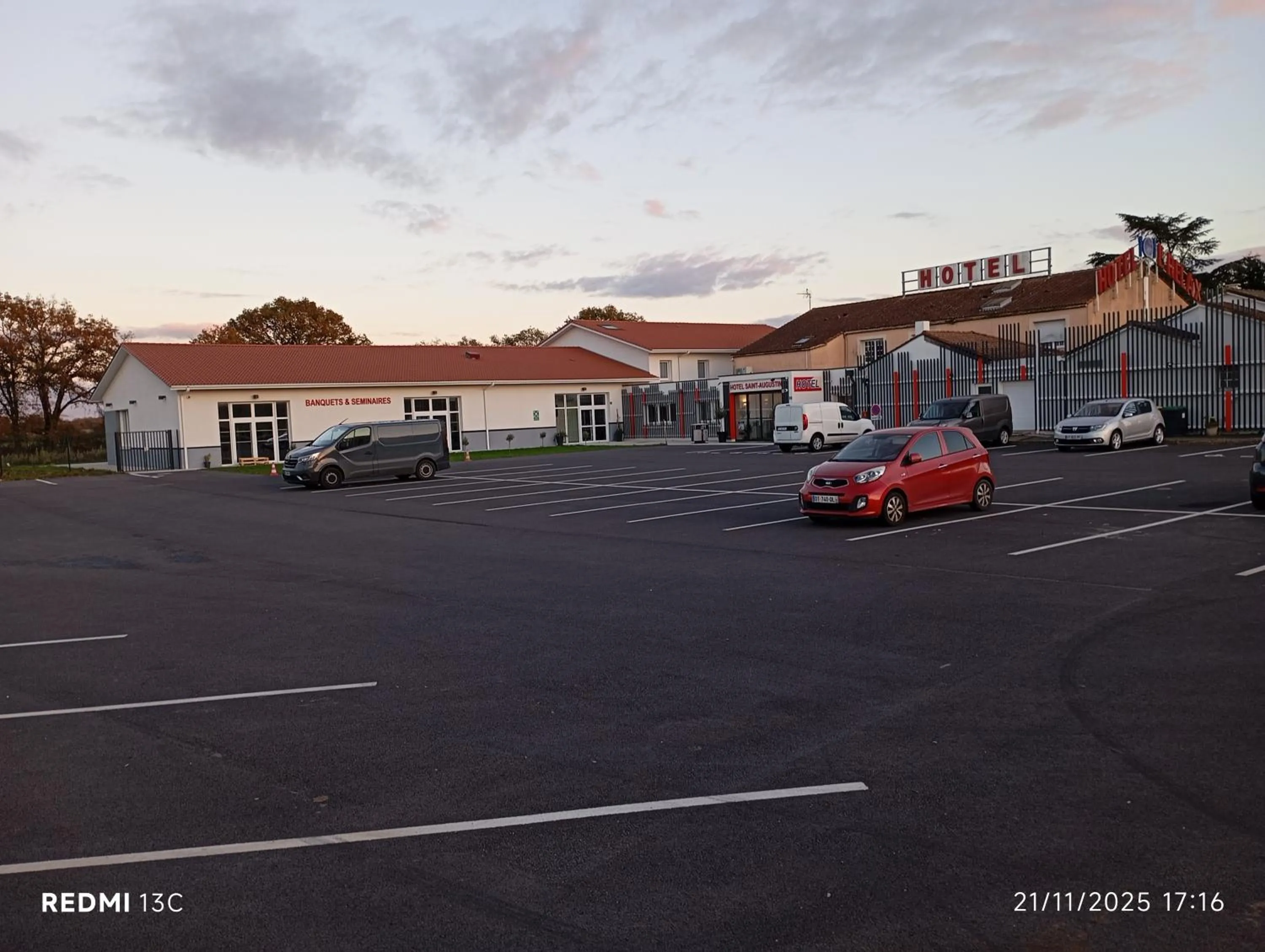 Parking in HSA - Le Relax