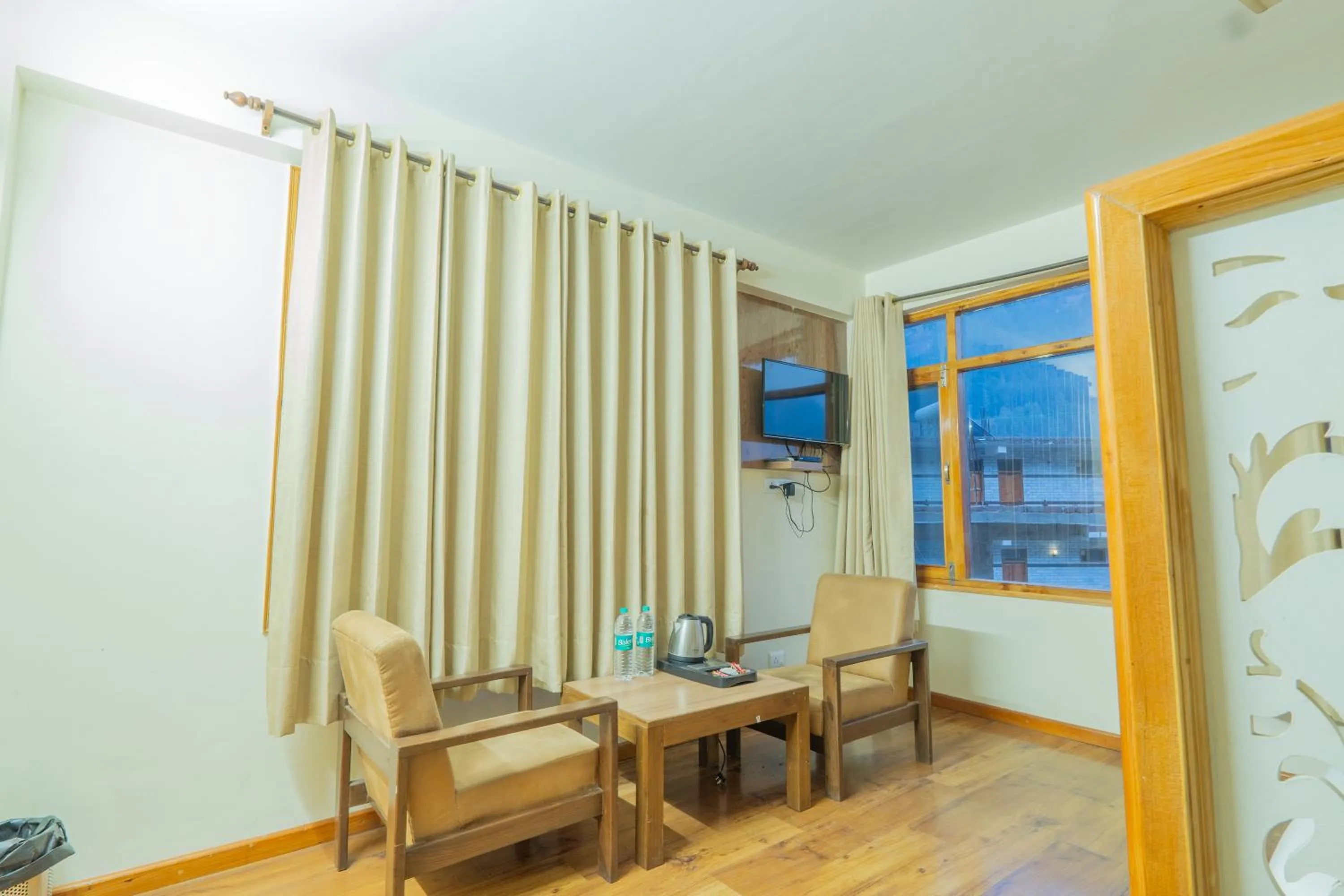 Seating area in Hotel Rising Star With Garden With Private Parking Near To Mall Road