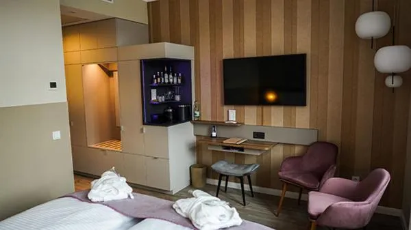 Seating area, Bed in DAS KEHRS - Hotel auf dem Petersberg